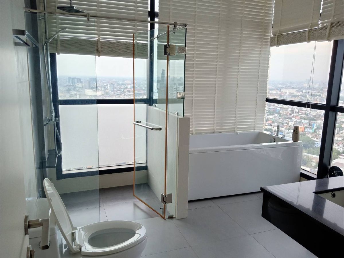 CondoWongwianyai, Charoennakor : 🏙 Urbano Absolute Sathorn-Taksin ✨ Luxurious condo on the heart of Sathorn, Chao Phraya View from all rooms ✨ Duplex Rare Unit