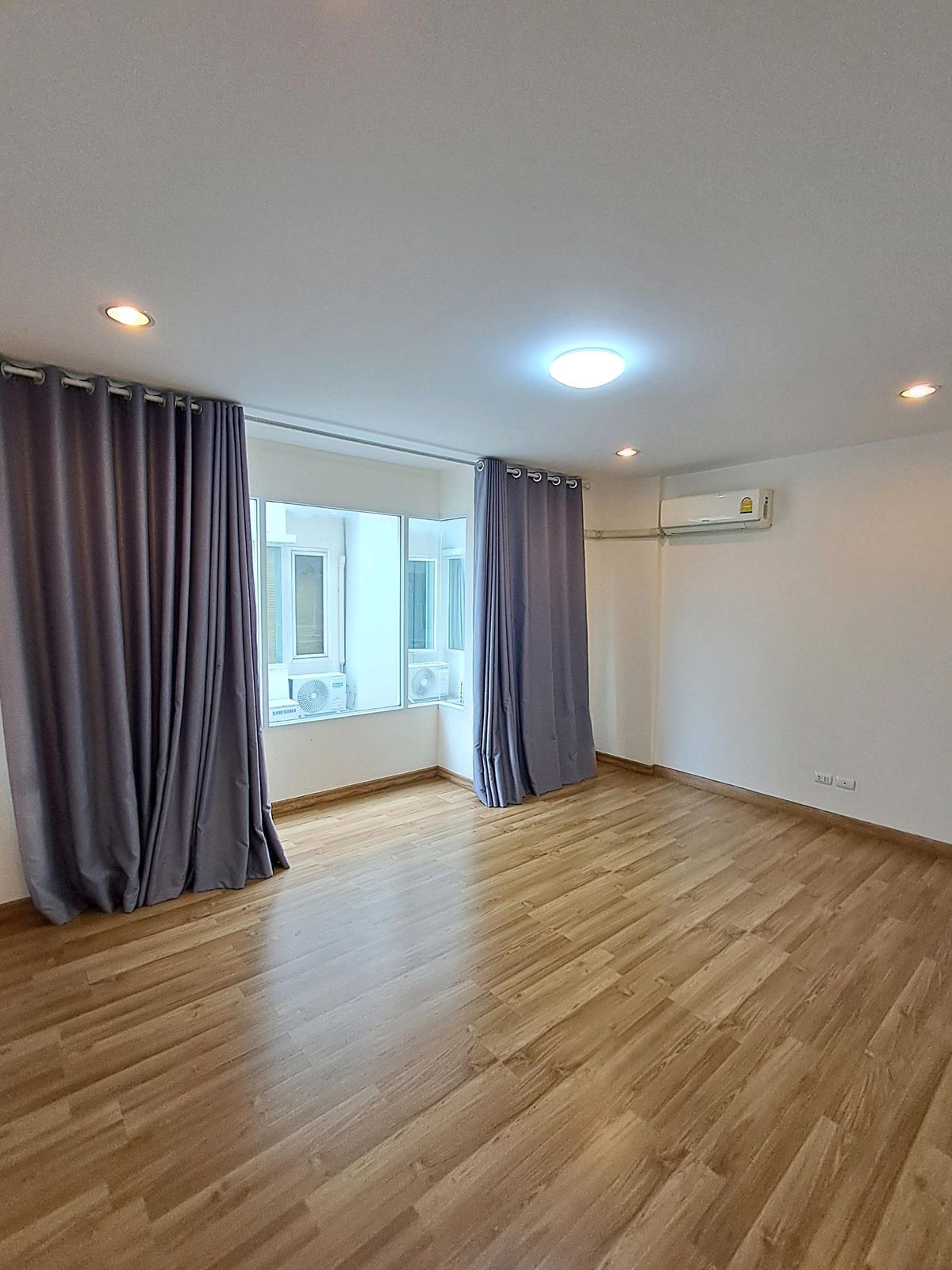 ให้เช่าโฮมออฟฟิศเกษตร นวมินทร์ ลาดปลาเค้า : ให้เช่าทาวน์โฮม 3ชั้น พรีเมียมเพลส เอกมัย-รามอินทราสุคนธสวัสดิ์ 25/2 ทำออฟฟิสได้