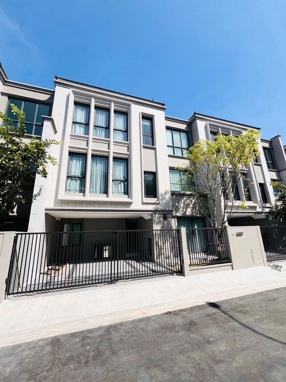 ให้เช่าบ้านอ่อนนุช อุดมสุข : ให้เช่า Luxury townhome  3 ชั้น  บ้านกลางเมือง Classe สุขุมวิท 77 ใกล้ BTS อ่อนนุช 2 กม 