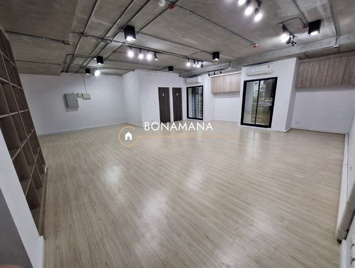 For RentOfficeSukhumvit, Asoke, Thonglor : Rental of the Thonglor Office (BTS Thonglor 750M)