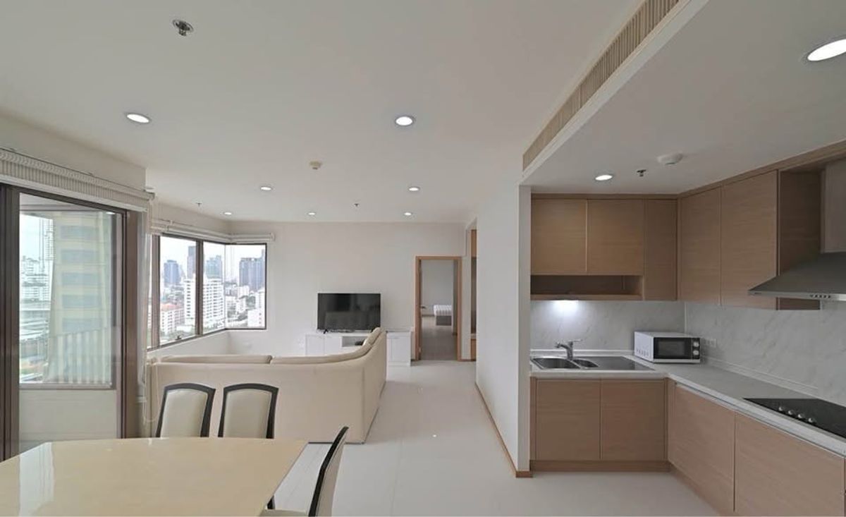 For RentCondoSukhumvit, Asoke, Thonglor : Best Price Extra Big Unit @Emporio Place