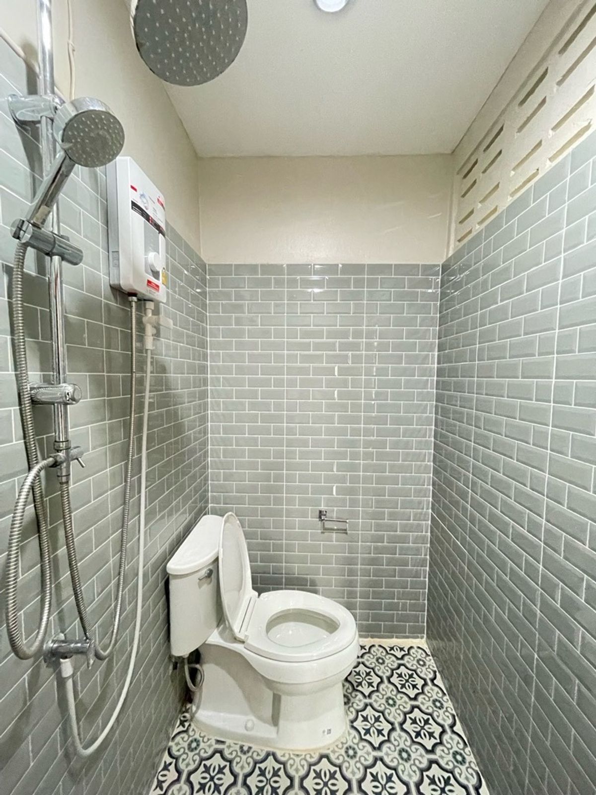 ขายทาวน์โฮมปิ่นเกล้า จรัญสนิทวงศ์ : ทาวน์เฮ้าส์ 3 ชั้น 18 ตรว. ในซอยบรมราชชนนี 5 ใกล้เซ็นทรัล ปิ่นเกล้า 