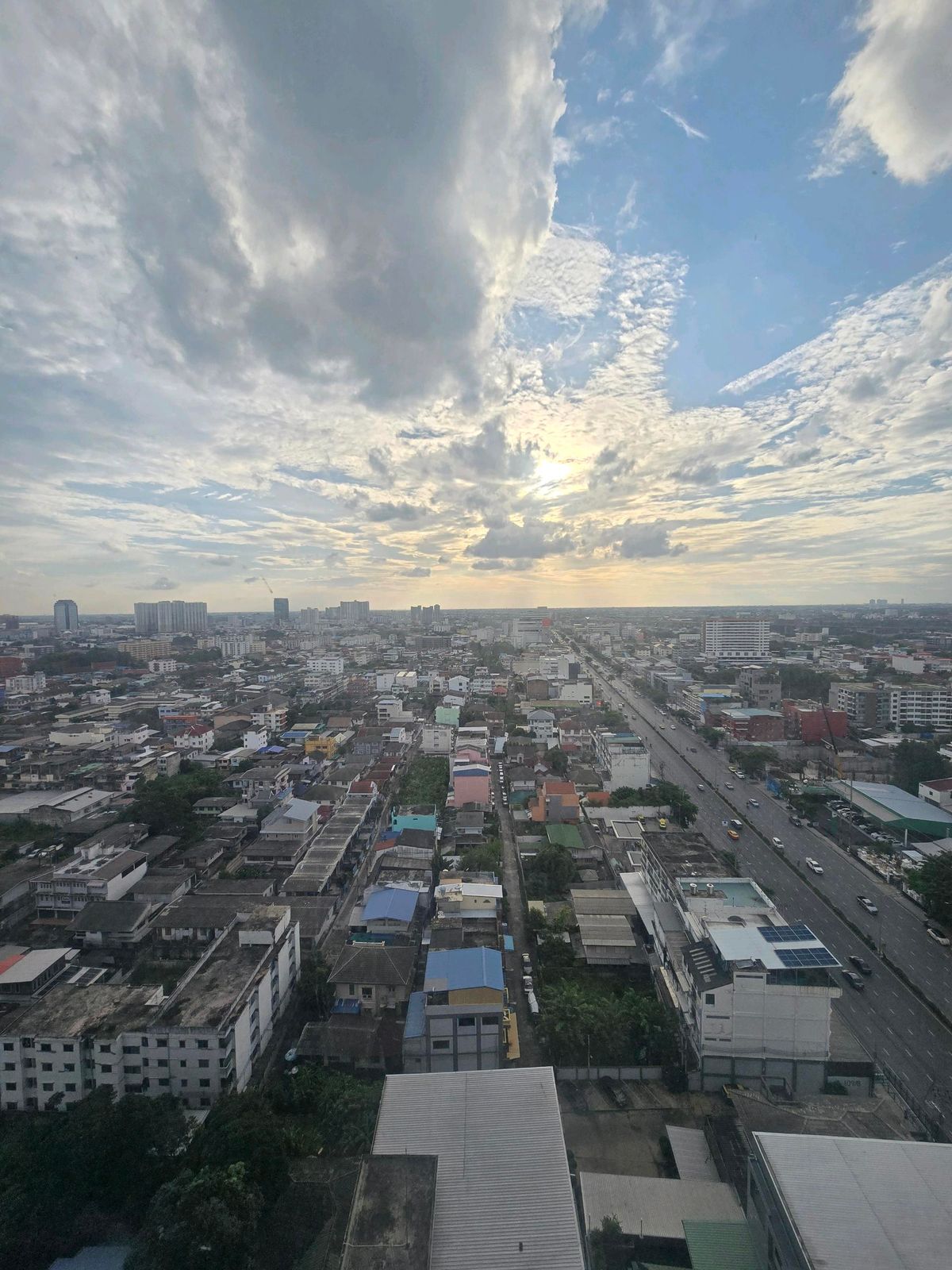 ขายคอนโดปิ่นเกล้า จรัญสนิทวงศ์ : 💥ราคา Hotdeal💥 ห้องเพดานสูง เลี้ยงสัตว์ได้