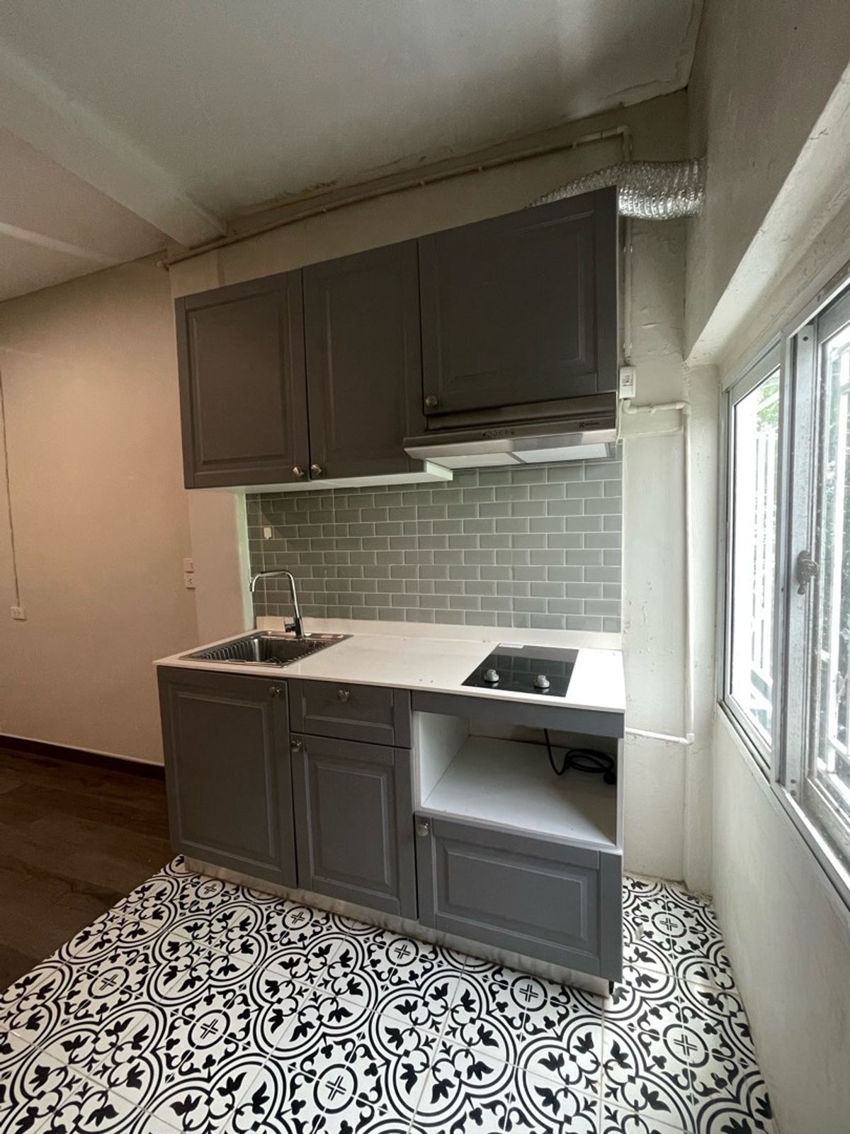 ขายทาวน์โฮมปิ่นเกล้า จรัญสนิทวงศ์ : ทาวน์เฮ้าส์ 3 ชั้น 18 ตรว. ในซอยบรมราชชนนี 5 ใกล้เซ็นทรัล ปิ่นเกล้า 