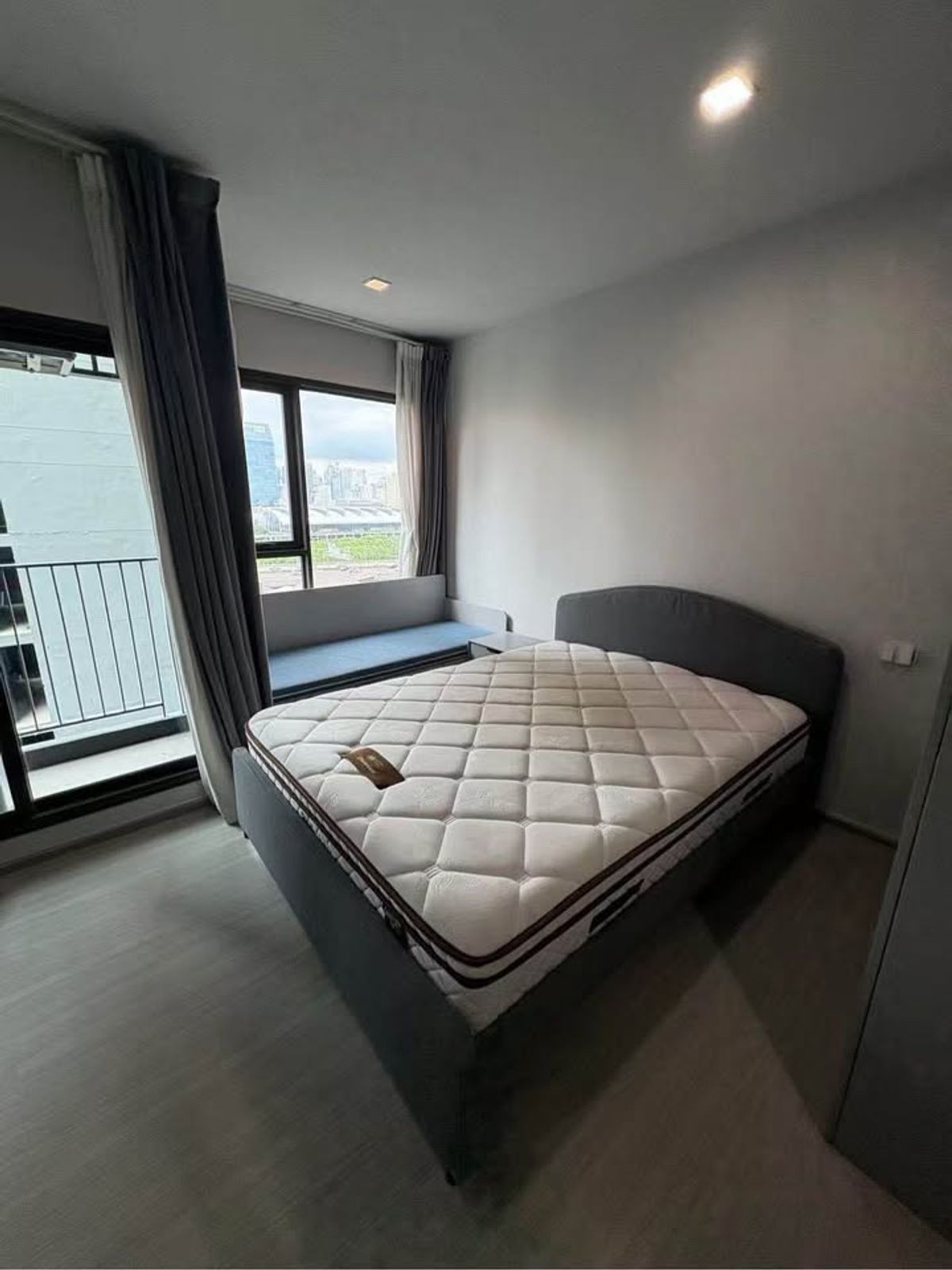 For SaleCondoRama9, Petchburi, RCA : 🔥🔥 Urgent selling cheaper than 1 hand, Life Asoke-Rma9, near MRT Rama 9 300 meters, opposite, Central Rama 9 and Fo Jun Suitable for both investment and self-rent 17-18K yield 7%+