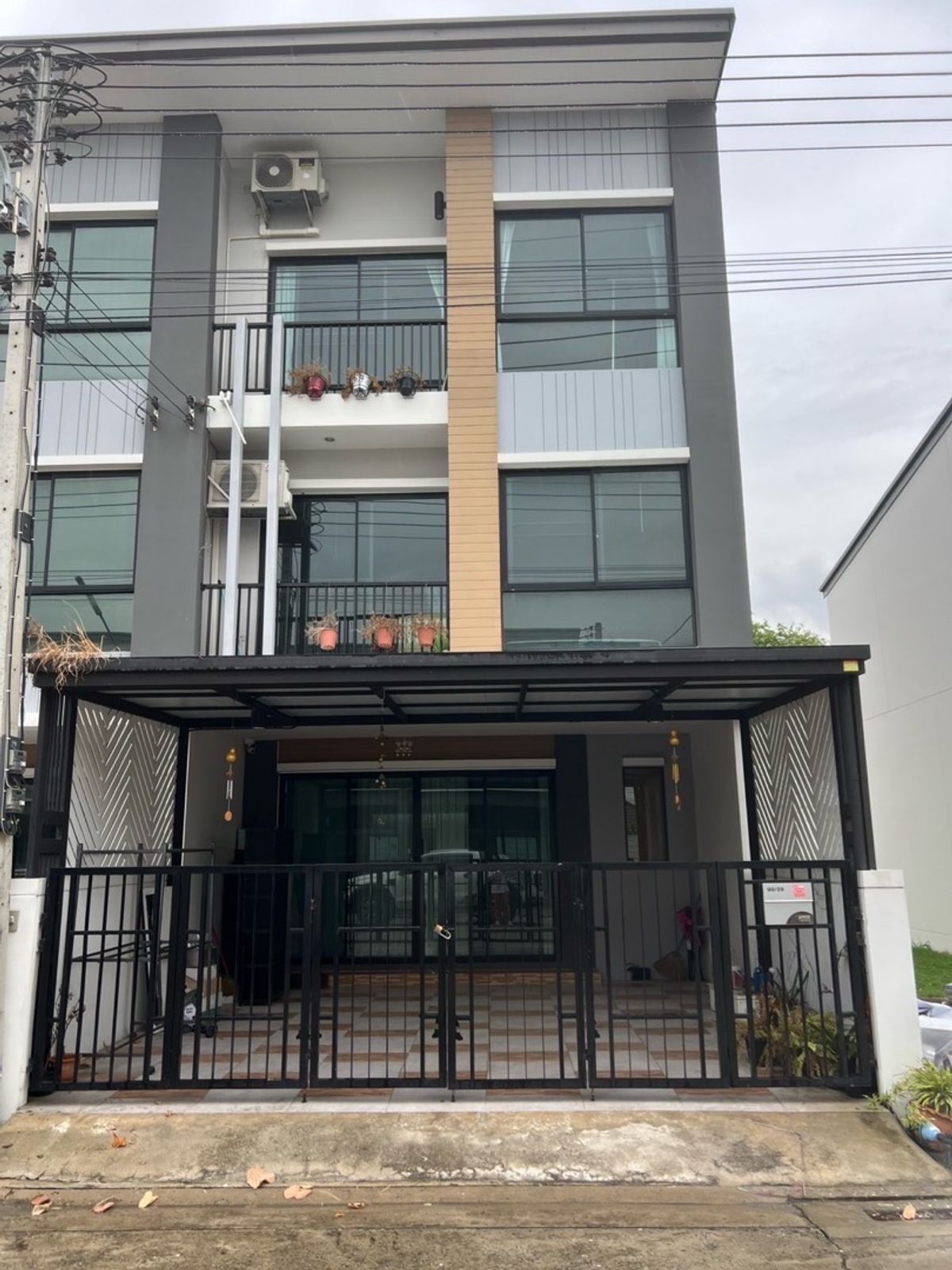 ให้เช่าทาวน์โฮมปทุมธานี รังสิต ธรรมศาสตร์ : ให้เช่าทาว์นโฮม 3 ชั้น Unio Town ลำลูกกา-คลอง 4 