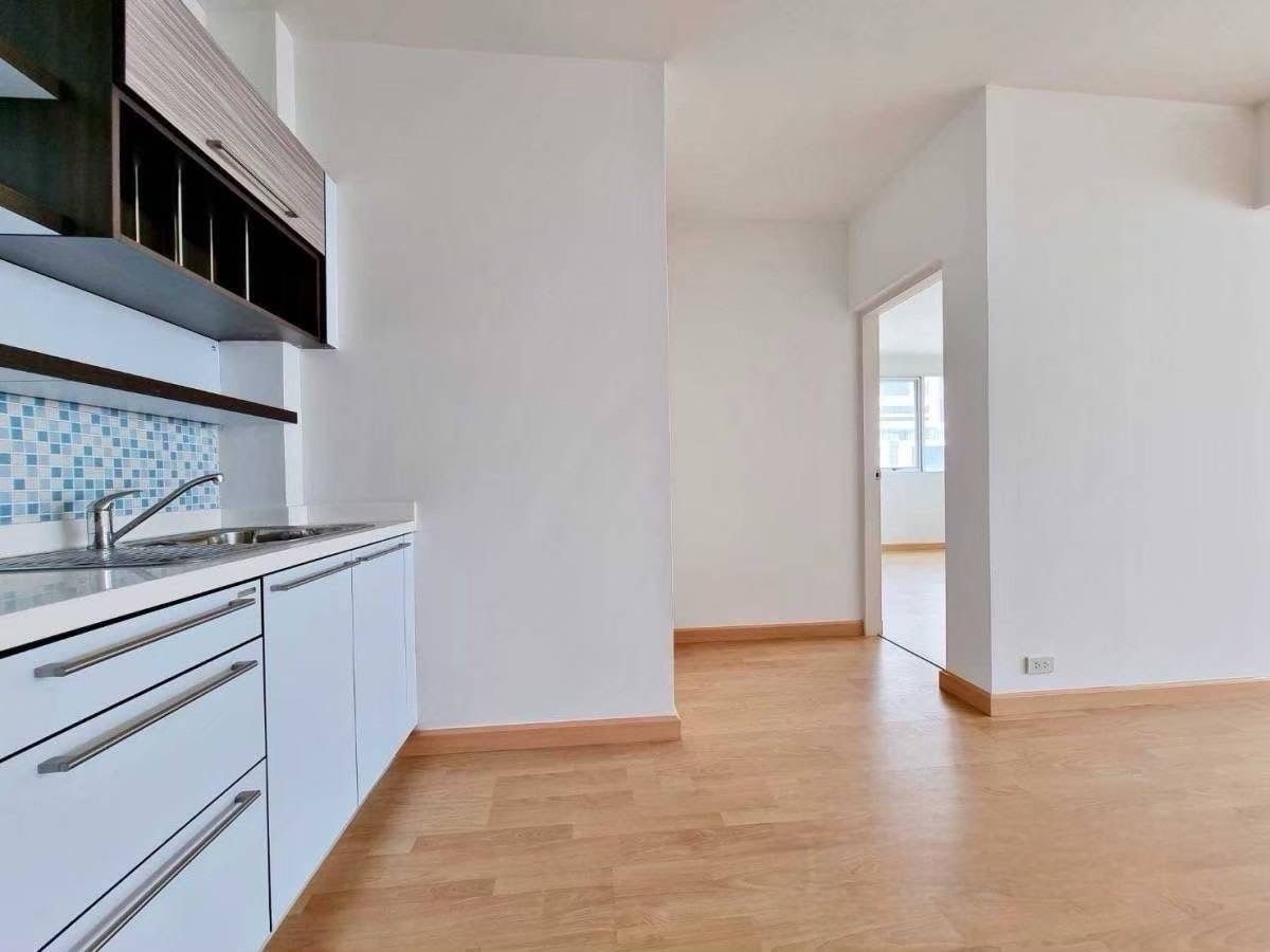 ขายคอนโดสาทร นราธิวาส : Sale condo 🔥
St. Grand Terrace 📍ติด bts st.louis 
105.03ตรม.(9.8ล้าน)