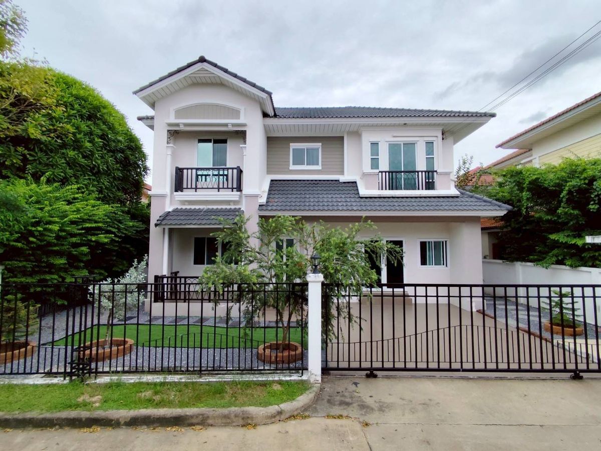 ให้เช่าบ้านปทุมธานี รังสิต ธรรมศาสตร์ : ให้เช่าถูกมาก!! บ้านเดี่ยว 2 ชั้น ม.มณีรินทร์พาร์ค รังสิต พร้อมเฟอร์ ใกล้ฟิวเจอร์ รถไฟฟ้า ทางด่วน โรงเรียนฯ