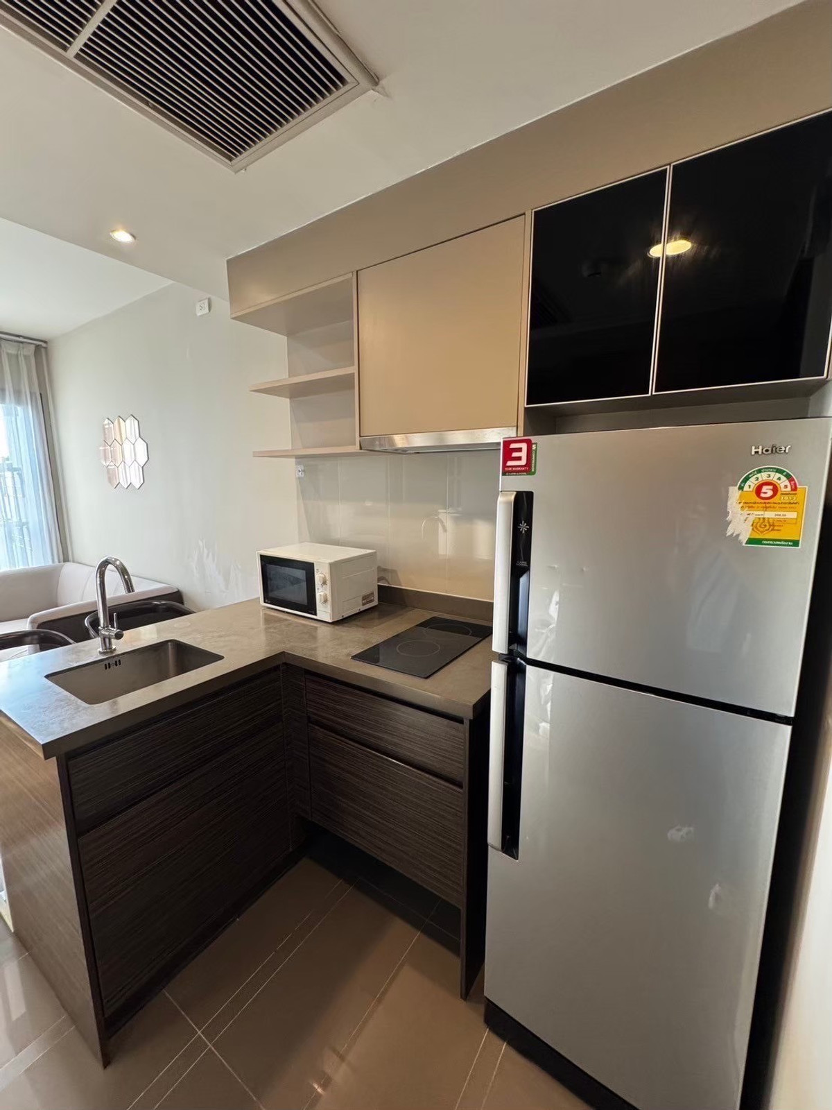 ให้เช่าคอนโดสะพานควาย จตุจักร : Onyx Phaholyothin (ออนเน็กซ์ พหลโยธิน) (1bed1bath 31sqm)