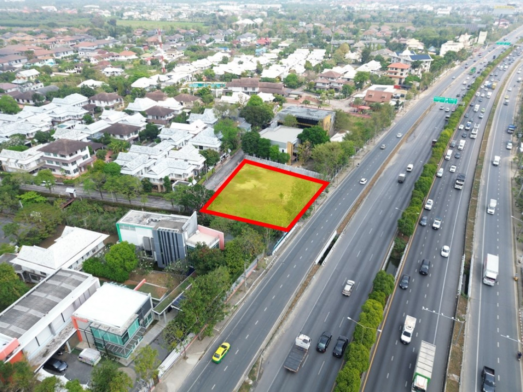 For SaleLandPhutthamonthon, Salaya : Land for sale on Boromratchonnanee Road, 320 sq w, suitable for business KK