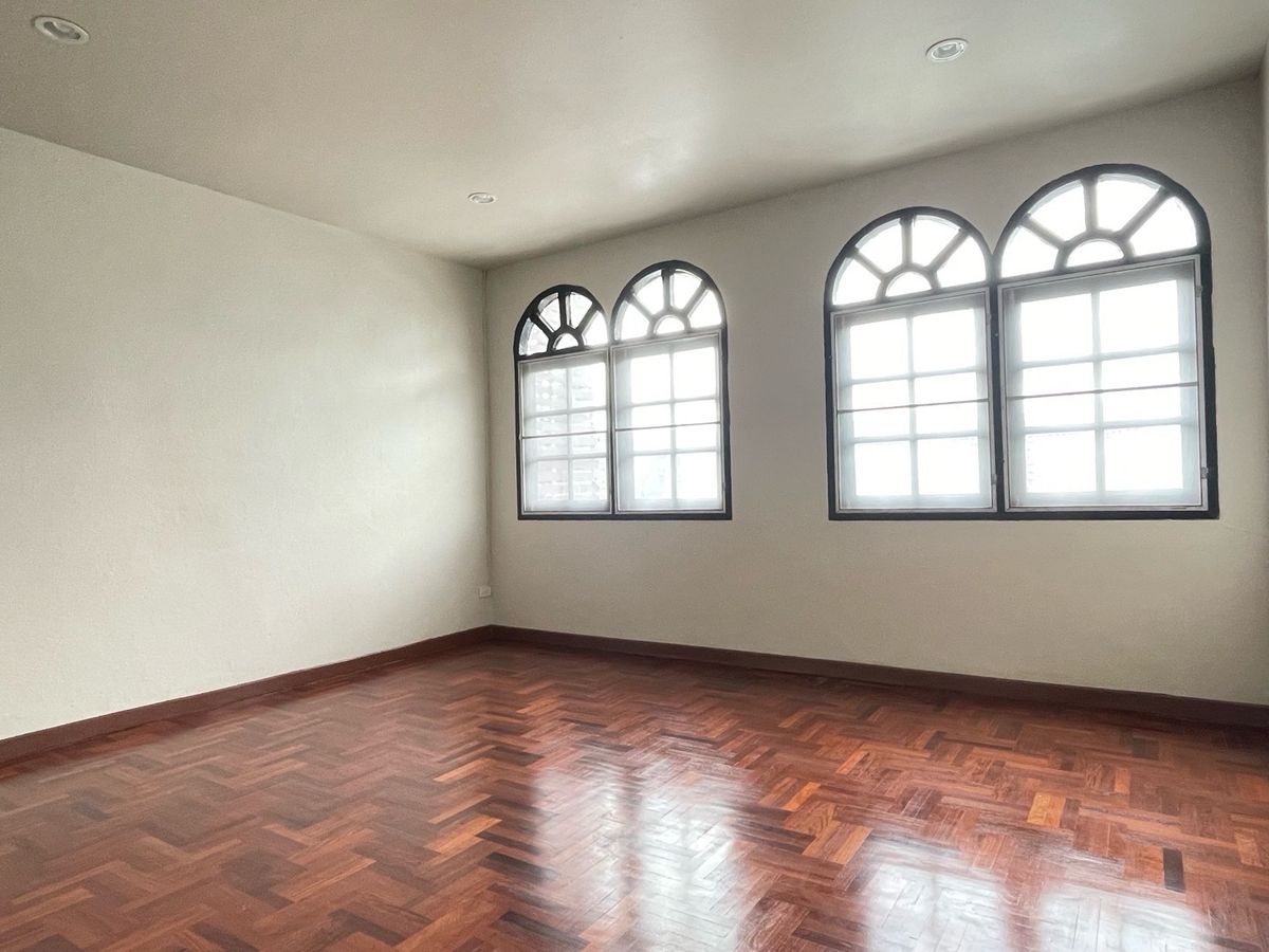 ขายทาวน์โฮมปิ่นเกล้า จรัญสนิทวงศ์ : ทาวน์เฮ้าส์ 3 ชั้น 18 ตรว. ในซอยบรมราชชนนี 5 ใกล้เซ็นทรัล ปิ่นเกล้า 