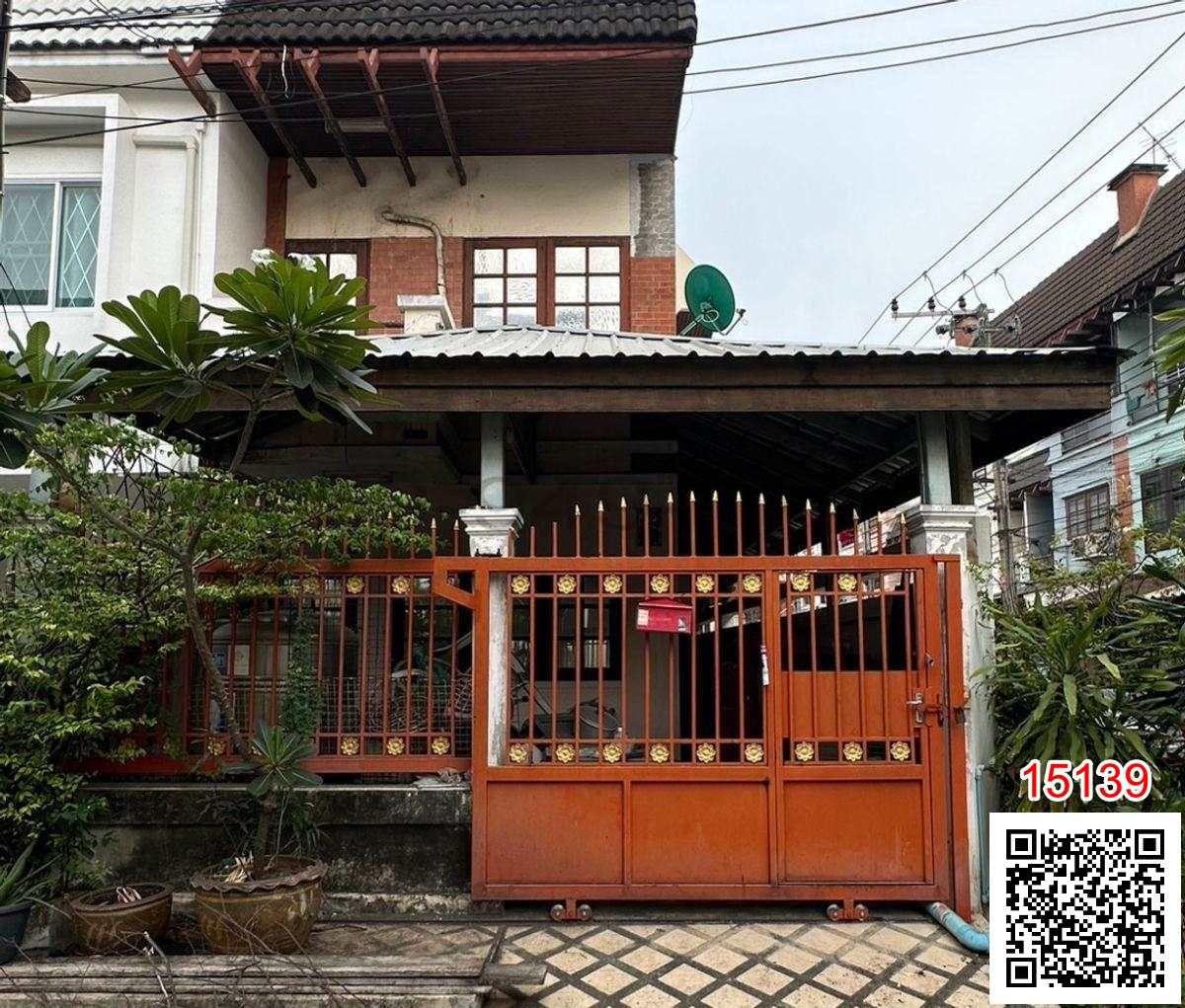 For RentHome OfficeChokchai 4, Ladprao 71, Ladprao 48, : 2 -story home office rental, Lat Phrao 71, near the express along the express, MRT, BTS (Future), Central Eastville