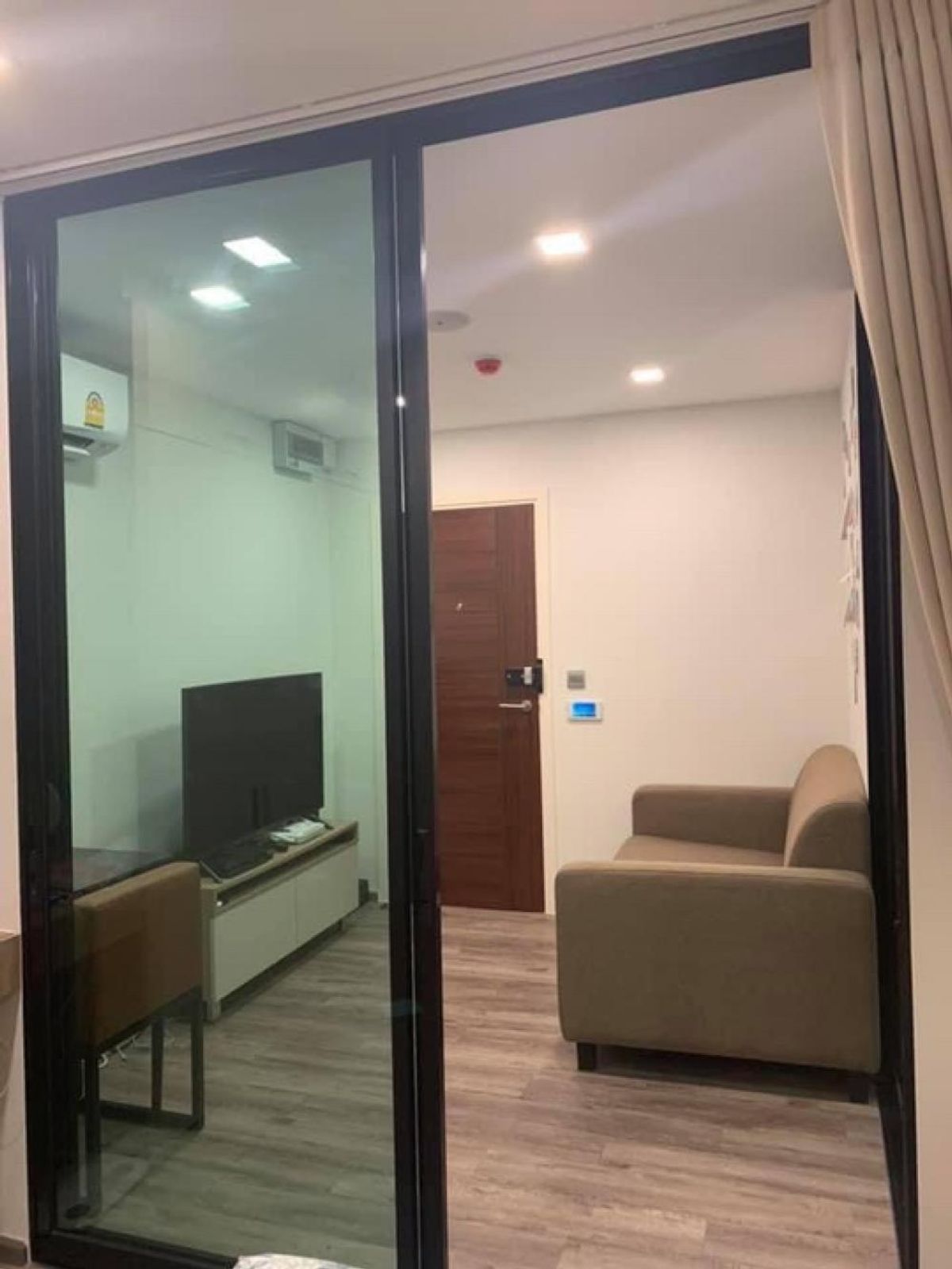 For RentCondoVipawadee, Don Mueang, Lak Si : Condo For Rent | The Best Value In The Project “Brown Condo Phaholyothin 67” 28 Sq.m. Near BTS Sai Yud