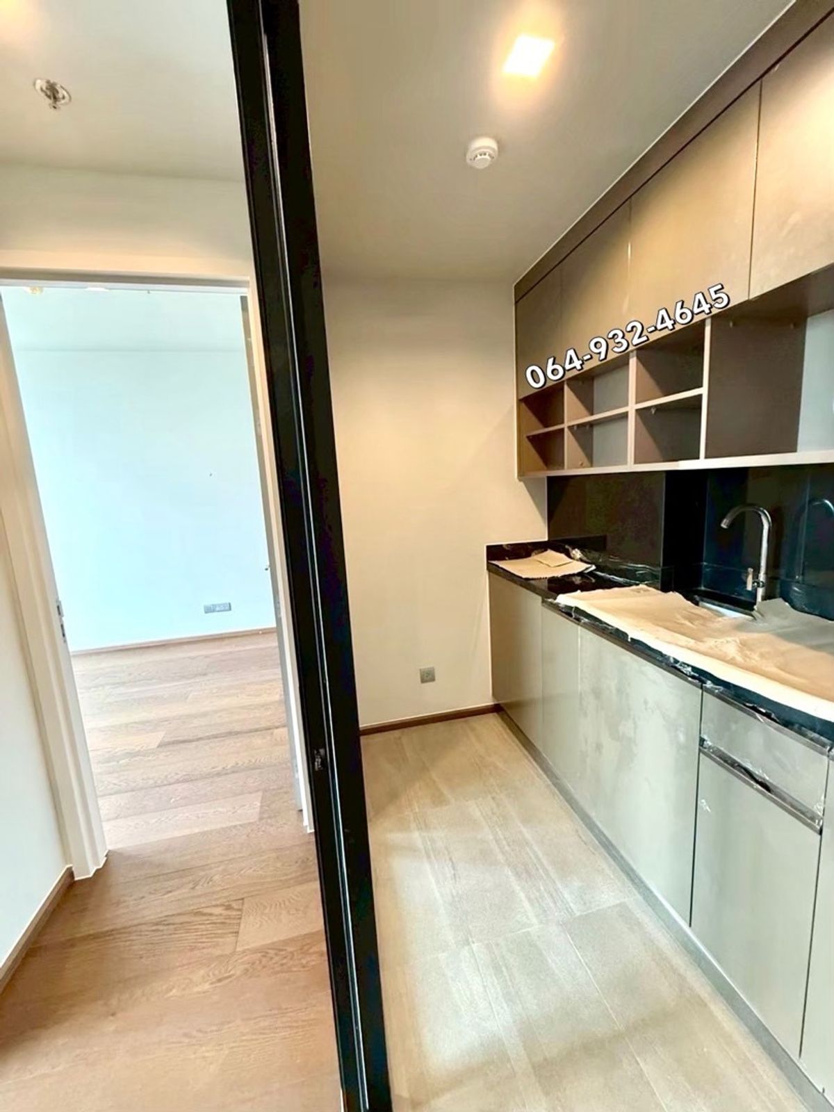ขายคอนโดสุขุมวิท อโศก ทองหล่อ : ครัวปิดเป็นสัดส่วน IDEO Q SUKHUMVIT36 1BEDROOM 45Sq.m  📲064-932-4645 KEn
