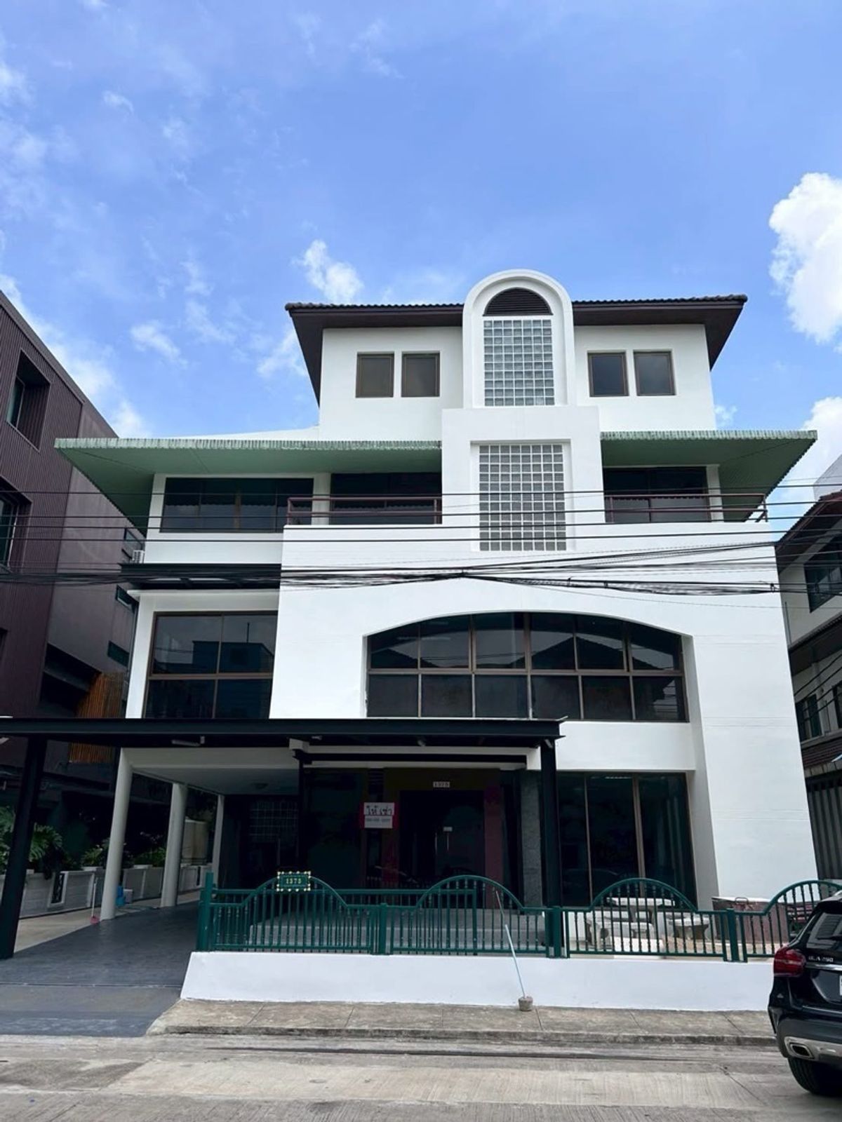 For RentOfficeRamkhamhaeng, Hua Mak : 4-storey building for rent in Town in Town 100K | 500 Sq. ++ | Suitable for office, live stock, stock of 086-9299929