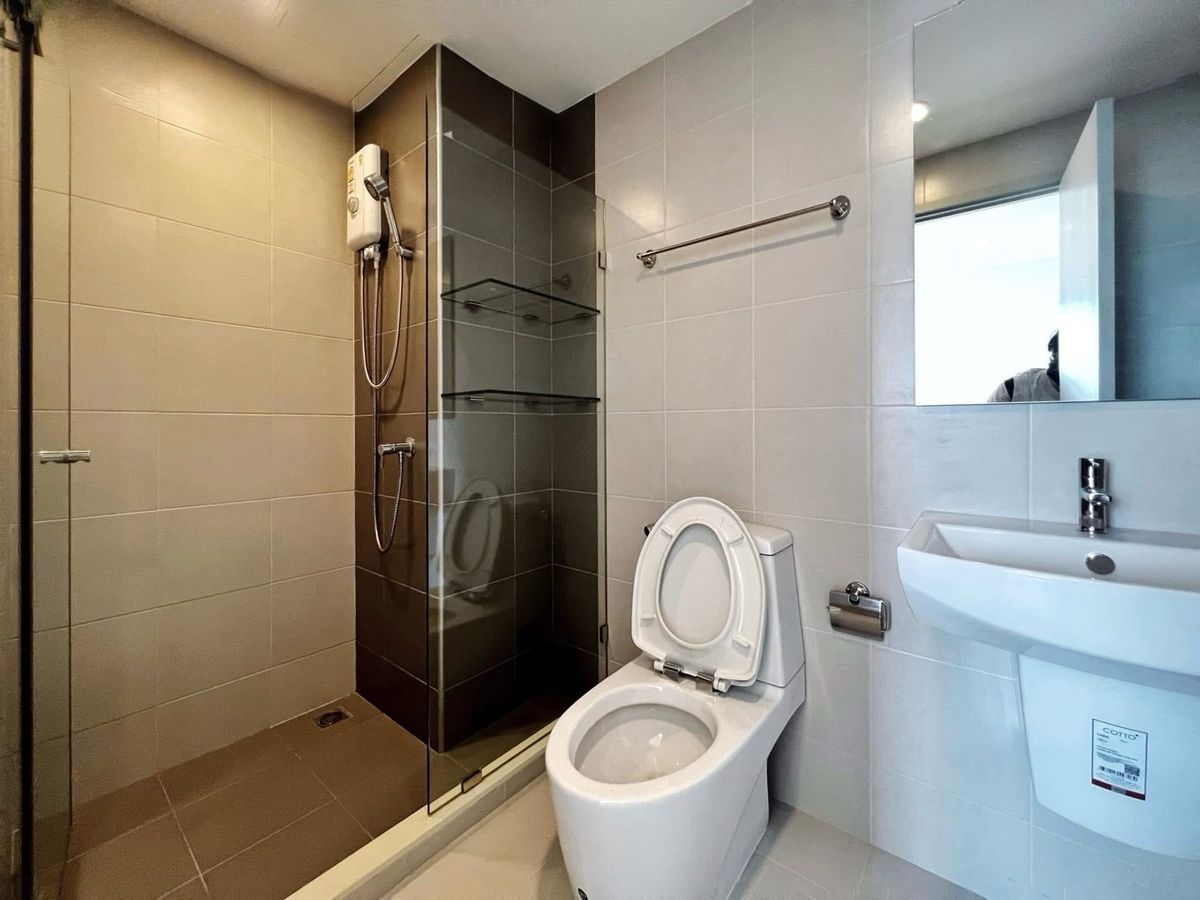 For SaleCondoBangna, Bearing, Lasalle : 🔥 [Sale] - [ Ideo Mobi Eastgate ] / Fully furnished 1 Bedroom 1 Bath. Easily to travel around by BTS Bangna and very close to BITEC ONLY 2.89MB 👍