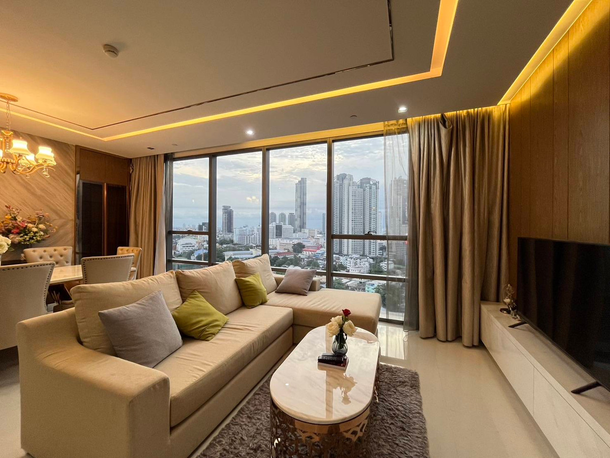 For RentCondoSathorn, Narathiwat : Luxury condo in the heart of Sathorn Walk only a few steps to BTS Surasak The Bangkok Sathorn 1 bedroom | 1 bathroom, size 62 sq.m., spacious. Call: 086-746-8882 (K. Cooper)