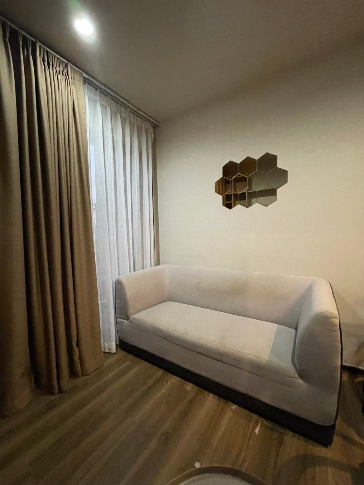 ให้เช่าคอนโดสะพานควาย จตุจักร : Onyx Phaholyothin (ออนเน็กซ์ พหลโยธิน) (1bed1bath 31sqm)