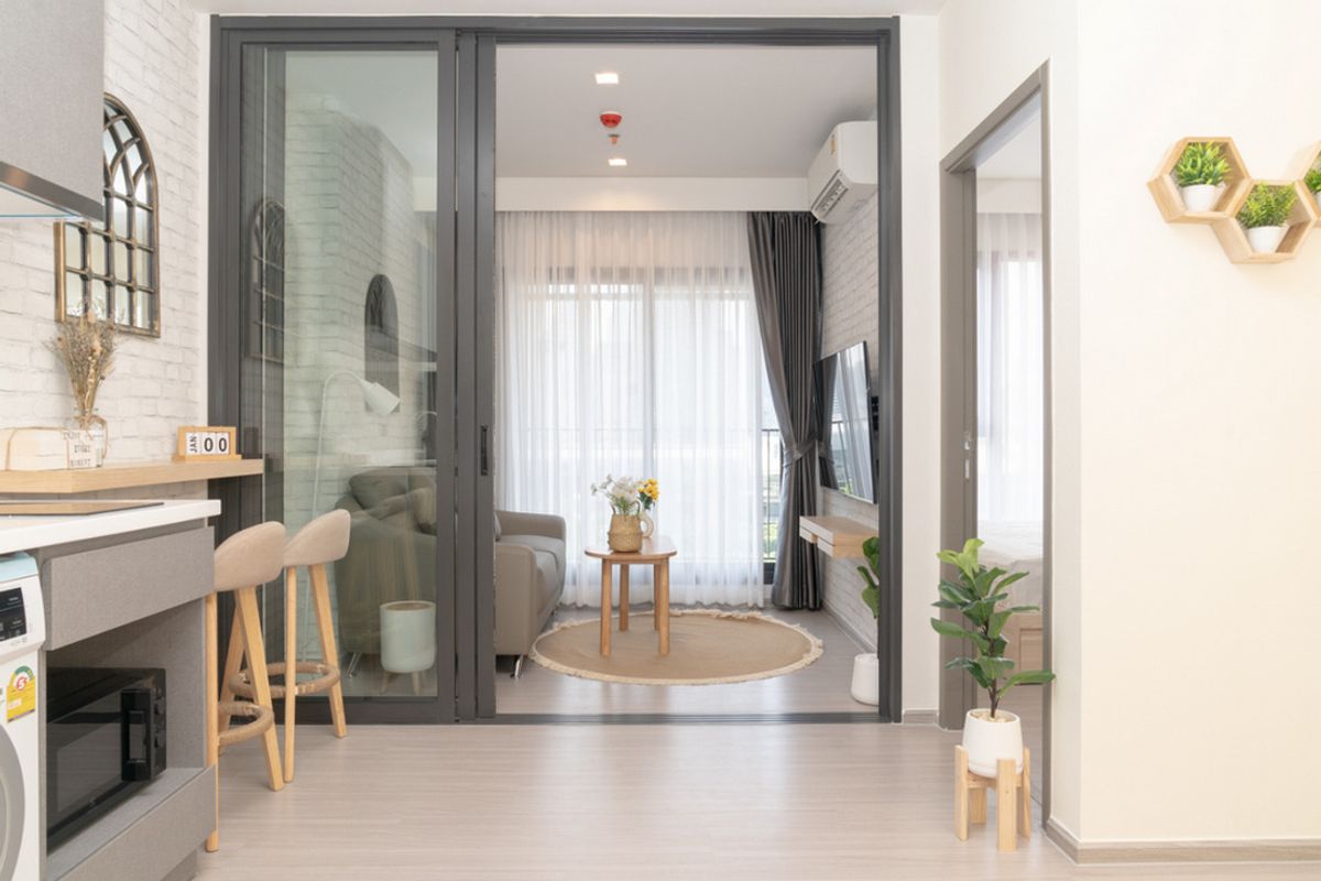 ให้เช่าคอนโดพระราม 9 เพชรบุรีตัดใหม่ RCA : สอบถามโทร : 096-256-5559 Condo Life Asoke Hype ใกล้ MRT พระราม 9 ขนาด 35 ตารางเมตร 1 ห้องนอน ชั้น10 ห้องใหม่ ตกแต่งครบ