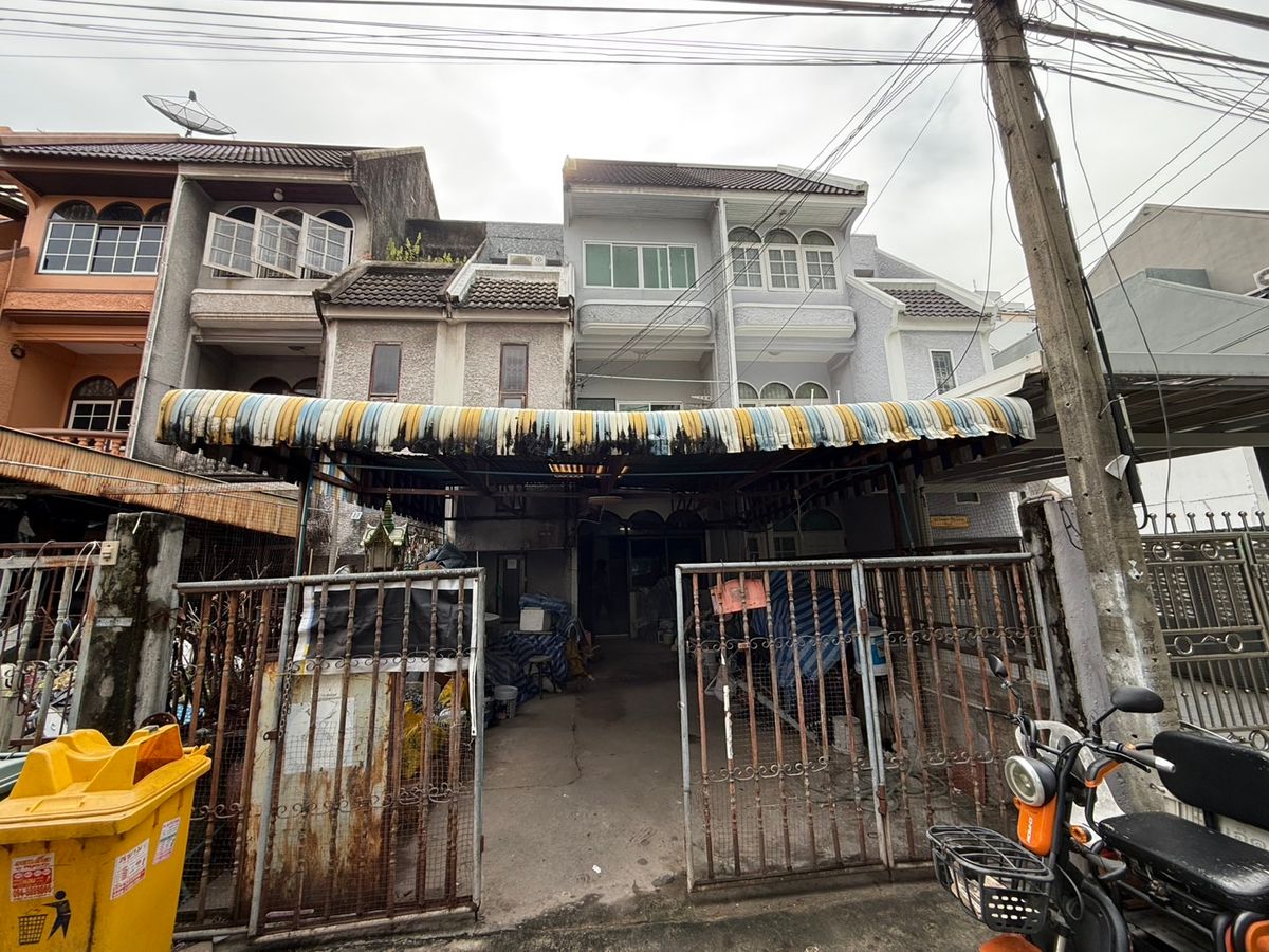ขายทาวน์โฮมสะพานควาย จตุจักร : ขายทาวน์เฮ้าส์ 3 ชั้น ซอยอินทามระ 23   