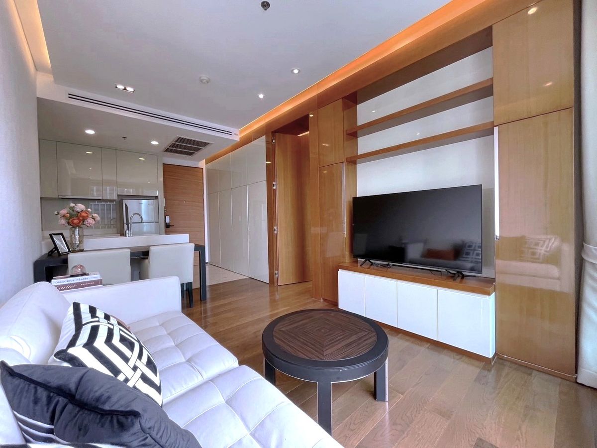 ขายคอนโดสุขุมวิท อโศก ทองหล่อ : เจ้าของขาย ราคาต่ำกว่าตลาด! คอนโด The Address Sukhumvit 28 คอนโดพร้อมอ่างน้ำจากุซซี่ บนถนนสุขุมวิท ย่าน The Em District ใกล้ BTS พร้อมพงษ์ และ สวนสาธารณะเบญจสิริ *** ปล่อยเช่าง่าย ***