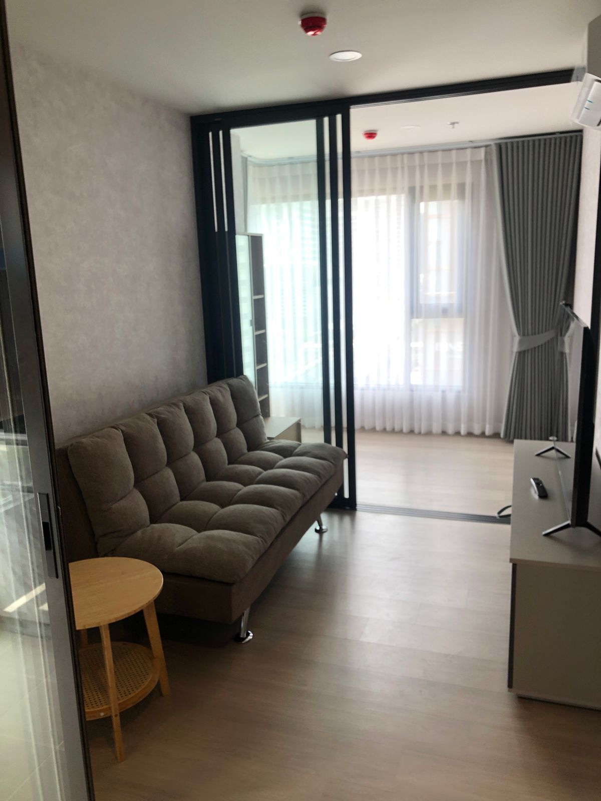 ให้เช่าคอนโดอ่อนนุช อุดมสุข : For rent : ห้องมุมทิศไม่ร้อน สนใจสอบถาม 095-247-5446 (Add LINE ได้)