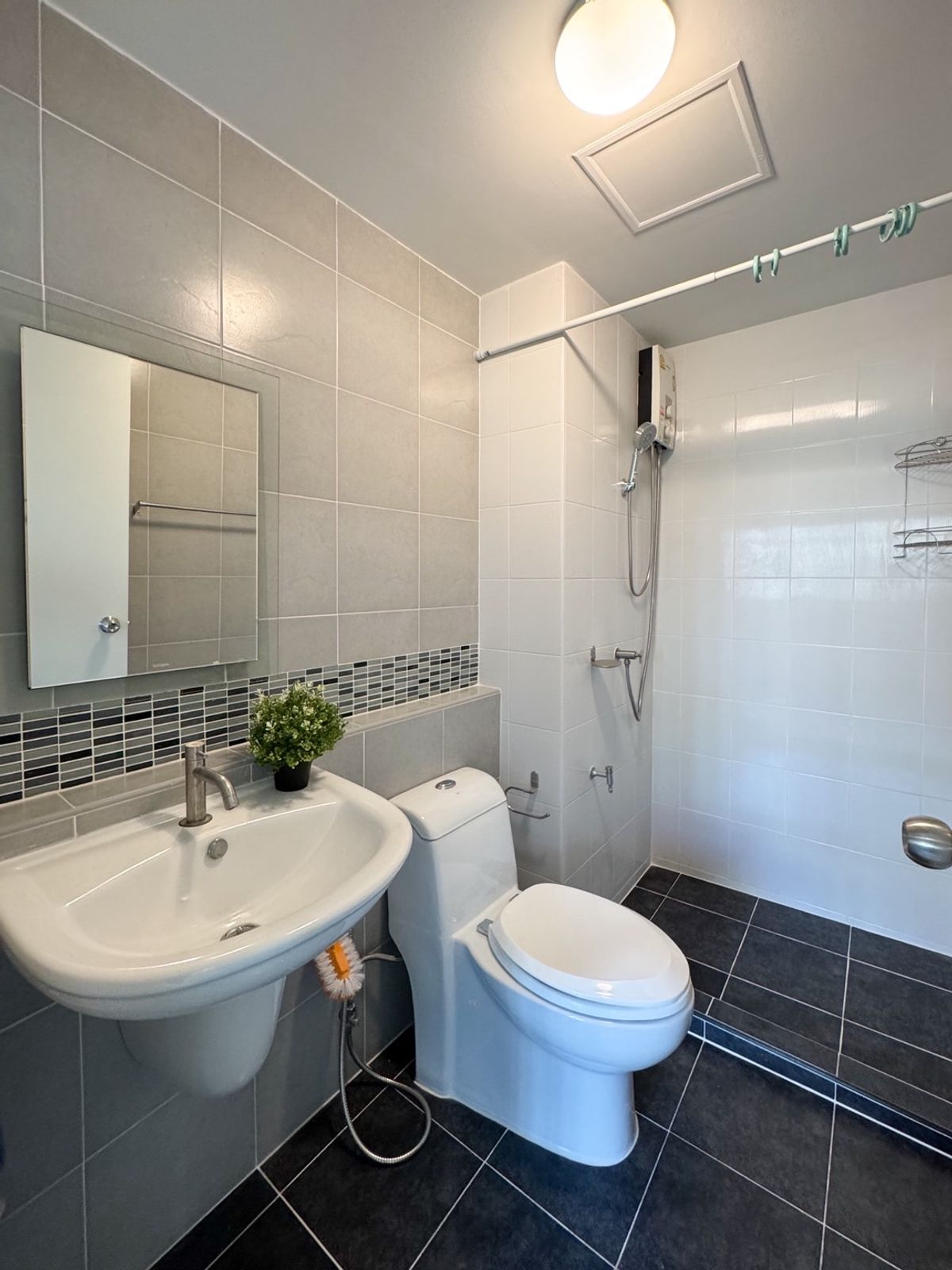 ขายคอนโดปิ่นเกล้า จรัญสนิทวงศ์ : ขาย D Condo จรัญ-บางขุนนท์ ห้องสวย พร้อมเฟอร์นิเจอร์ใหม่หมด