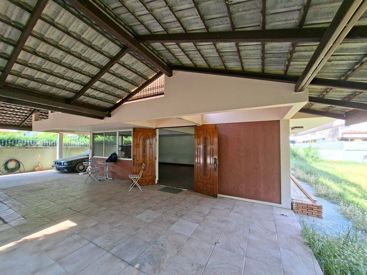 ขายบ้านพัฒนาการ ศรีนครินทร์ : 🏡ที่ดินพร้อมสิ่งปลูกสร้าง 138 ตรว. หลังมุม ถนน2ด้าน 400ม.จากถนนพัฒนาการ เดินทางง่ายไปศรีนครินทร์-อ่อนนุช-สุขุมวิท 📞0994152664, 0803696366