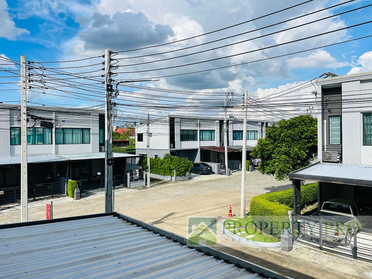 ขายทาวน์โฮมปทุมธานี รังสิต ธรรมศาสตร์ : ขาย บ้าน Pleno ติวานนท์ ทาวน์โฮม 2 ชั้น 3 ห้องนอน 18 ตรว 106 ตรม ใกล้ บางกะดี รังสิต ศรีสมาน ดอนเมือง : EL25S-009