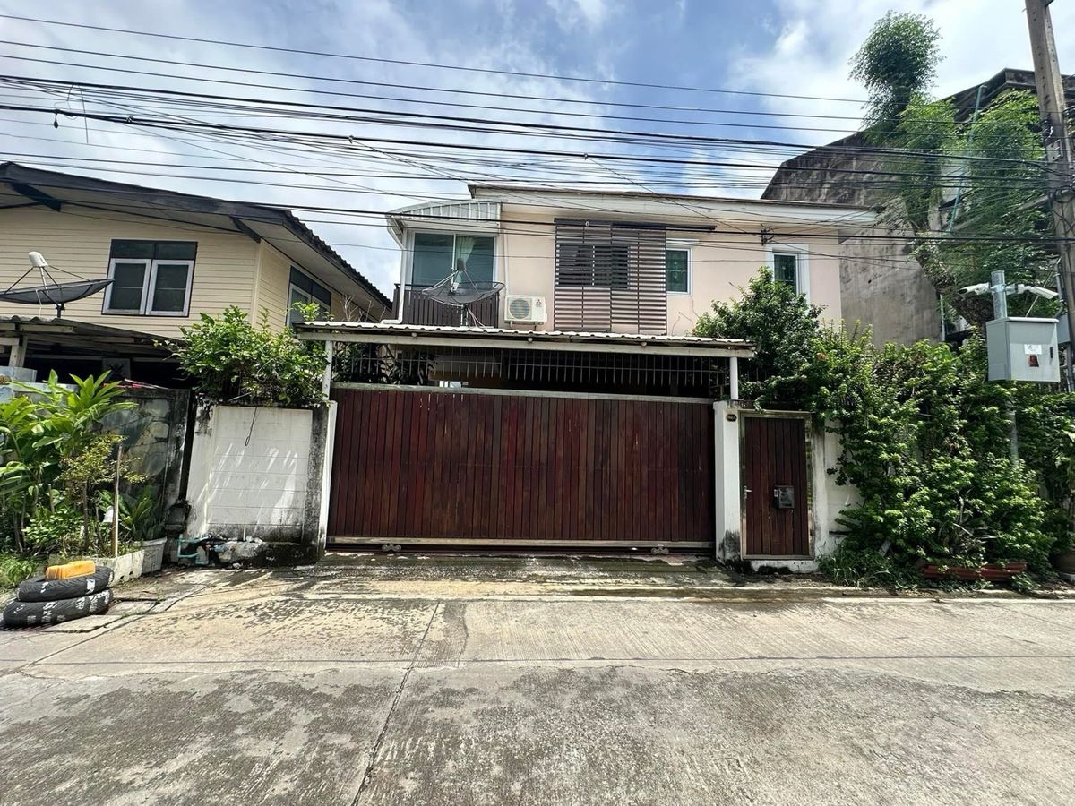 ขายบ้านบางซื่อ วงศ์สว่าง เตาปูน : **ขายด่วน** บ้านเดี่ยว ซอยประชาชื่น 37  เข้าซอยประมาณ 400-500 เมตรเท่านั้น