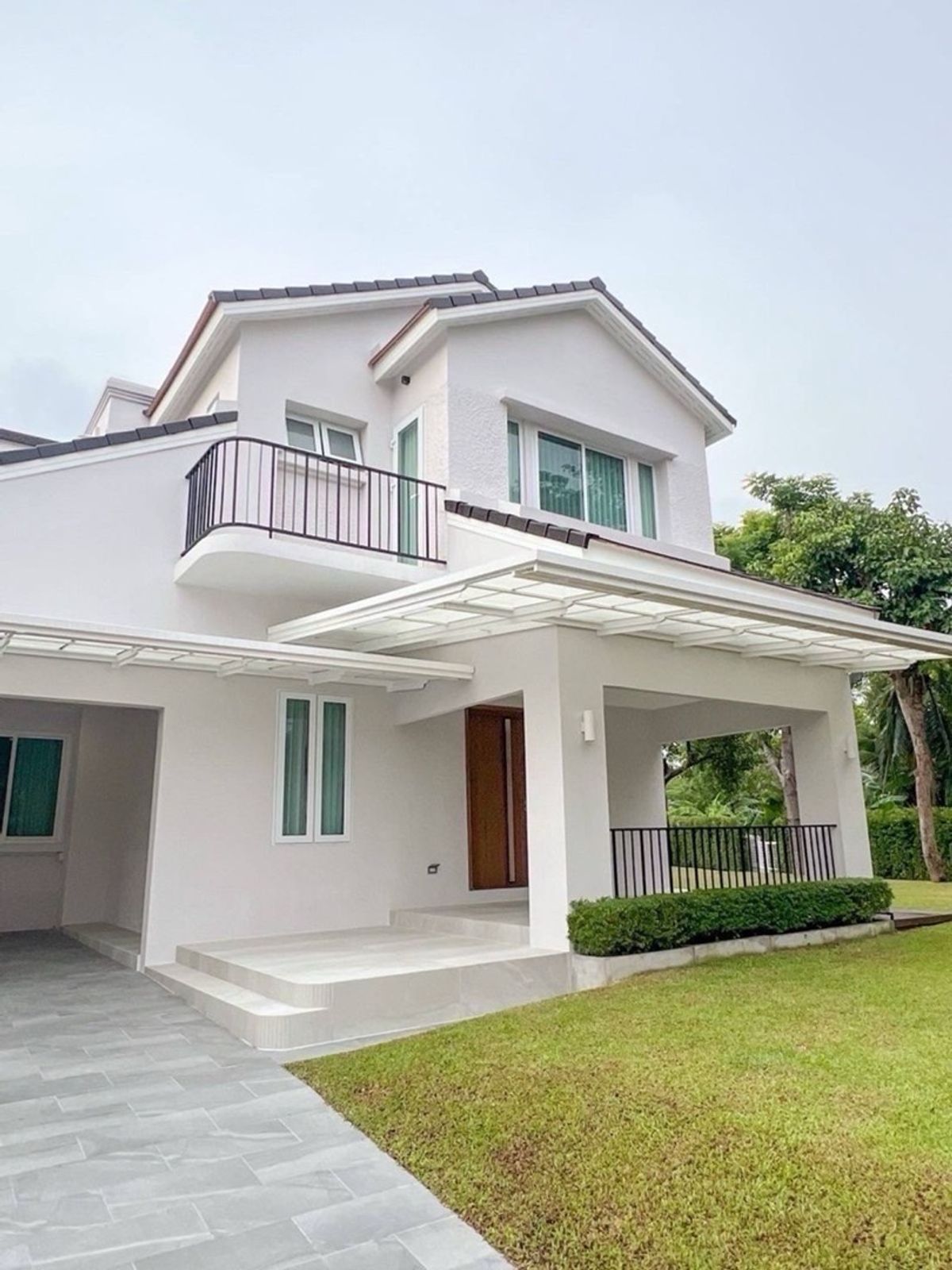 ให้เช่าบ้านสมุทรปราการ สำโรง : ให้เช่าบ้านเดี่ยว หมู่บ้านลดาวัลย์ ศรีนครินทร์ ใกล้BTS สถานีศรีด่าน บ้านสวยสะอาด เฟอร์นิเจอร์ครบครัน พร้อมอยู่