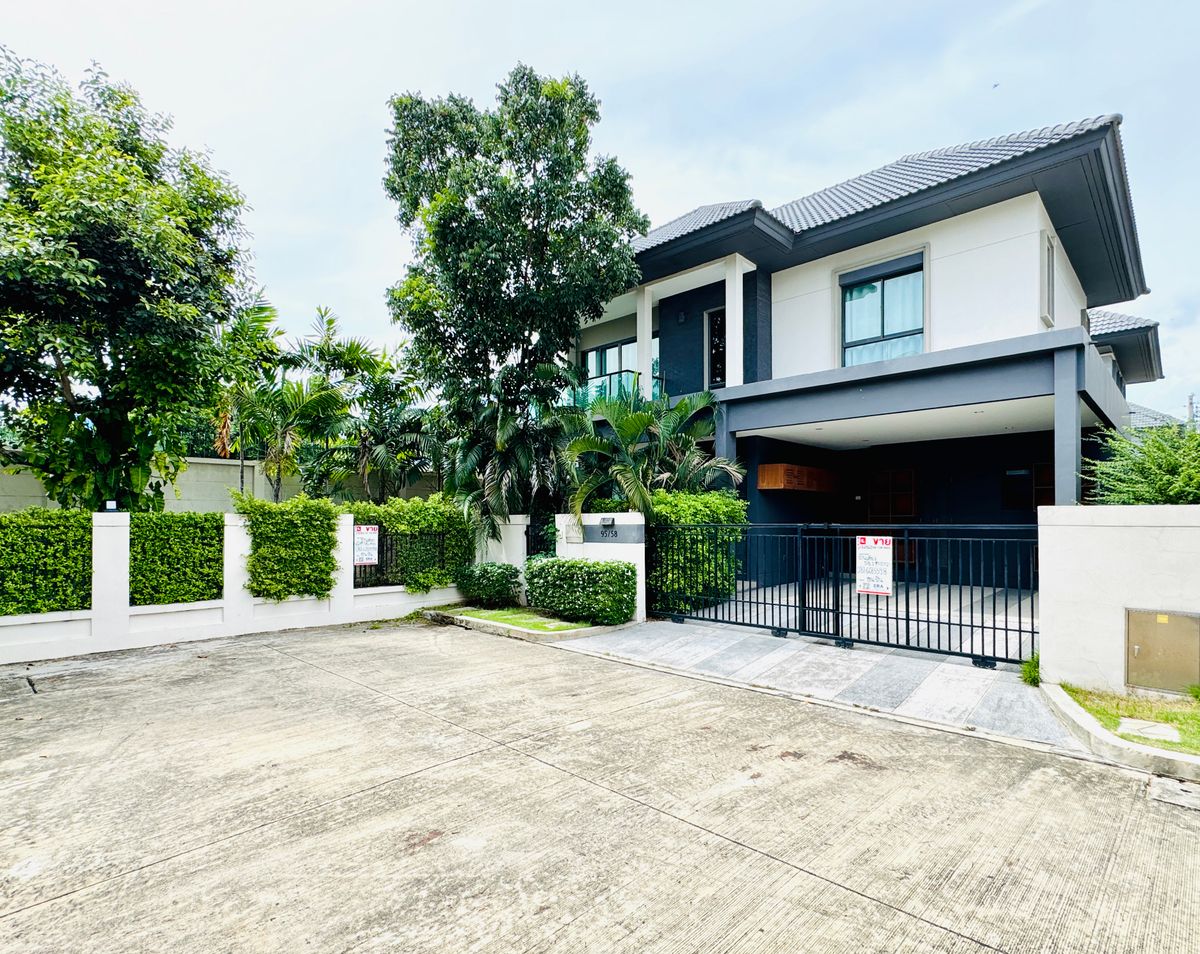 ขายบ้านบางนา แบริ่ง ลาซาล : ขายบ้านเดี่ยวแปลงมุม หมู่บ้าน  บางกอก บูเลอวาร์ด ศรีนครินทร์ บางนา 