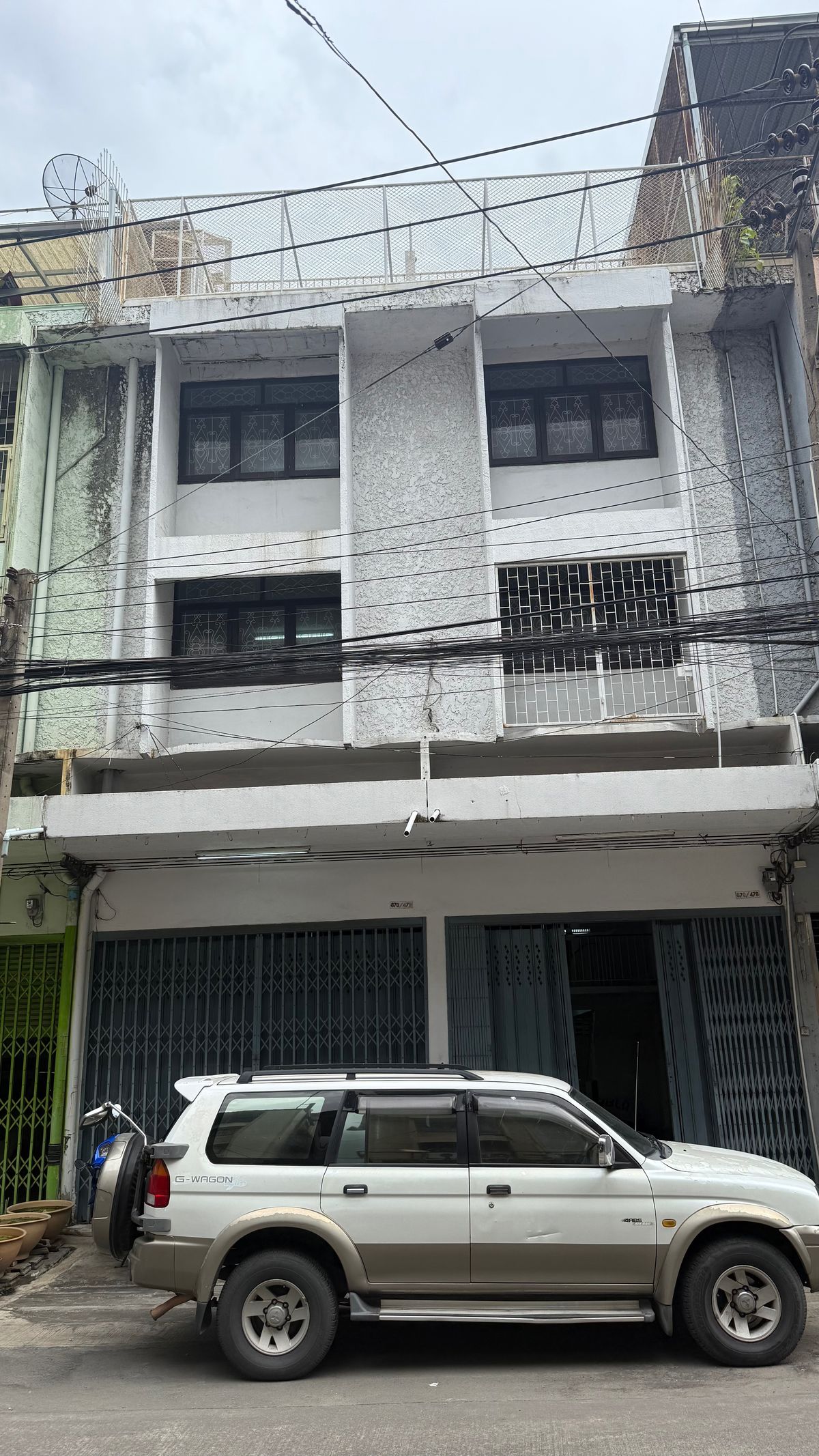 For SaleShop HousePinklao, Charansanitwong : Selling a commercial building Soi Charan Sanitwong 66/1