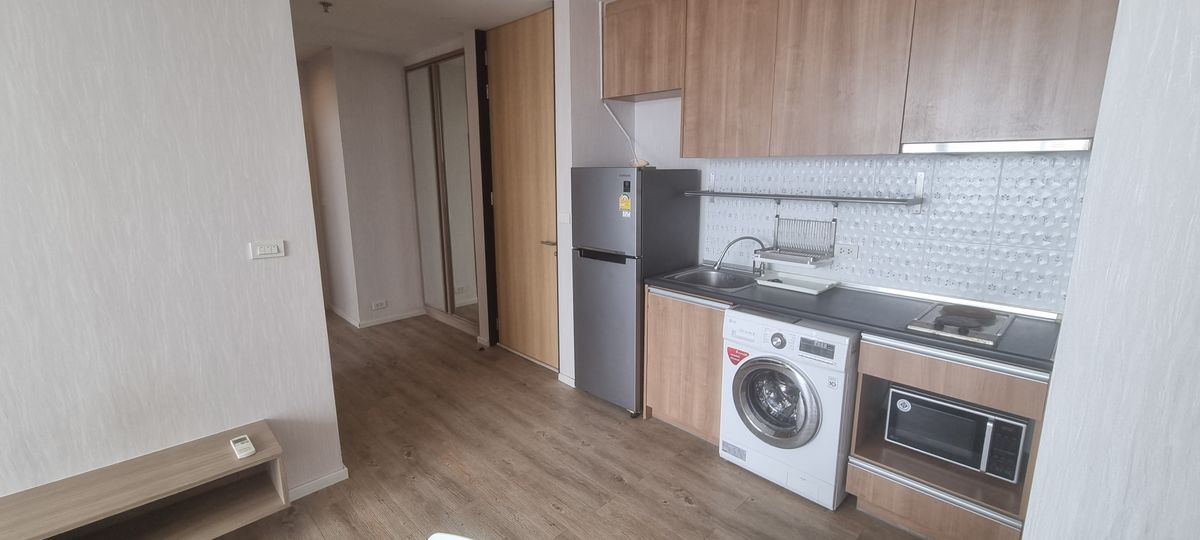 For SaleCondoLadprao, Central Ladprao : The Issara Ladprao, corner room, beautiful city view, good location, near MRT Lat Phrao