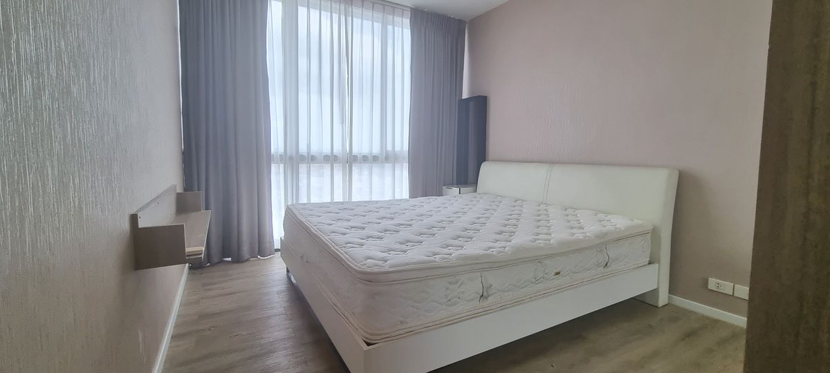 For SaleCondoLadprao, Central Ladprao : The Issara Ladprao, corner room, beautiful city view, good location, near MRT Lat Phrao