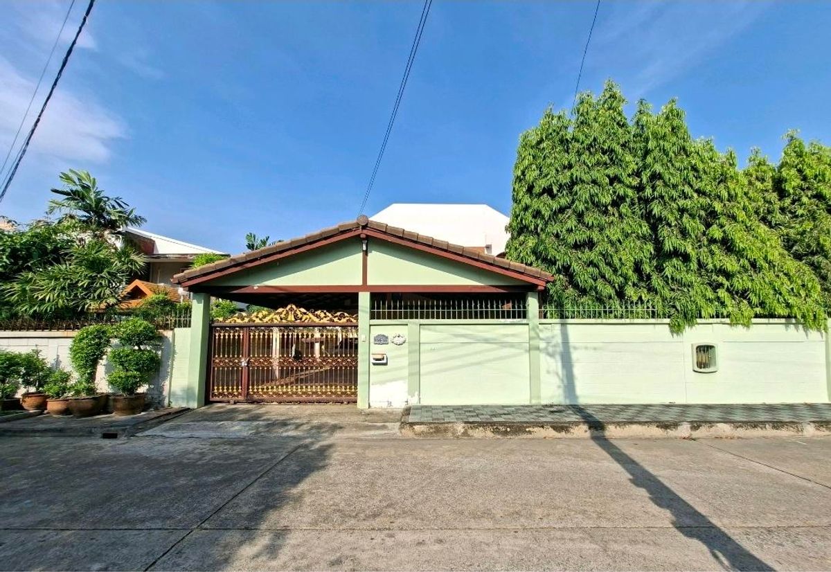 ขายบ้านพัฒนาการ ศรีนครินทร์ : 🏡ที่ดินพร้อมสิ่งปลูกสร้าง 138 ตรว. หลังมุม ถนน2ด้าน 400ม.จากถนนพัฒนาการ เดินทางง่ายไปศรีนครินทร์-อ่อนนุช-สุขุมวิท 📞0994152664, 0803696366