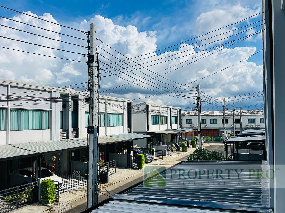 ขายทาวน์โฮมปทุมธานี รังสิต ธรรมศาสตร์ : ขาย บ้าน Pleno ติวานนท์ ทาวน์โฮม 2 ชั้น 3 ห้องนอน 18 ตรว 106 ตรม ใกล้ บางกะดี รังสิต ศรีสมาน ดอนเมือง : EL25S-009