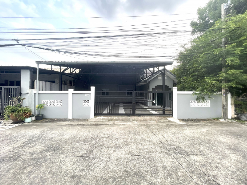 For SaleHouseNawamin, Ramindra : For Sale: Fully Renovated Single House – Ramintra 109 (Sannakhon Village) | 120 SQ.M. | 48 SQ.Wah | 2 BedR | 2 BathR | Ready to Move In