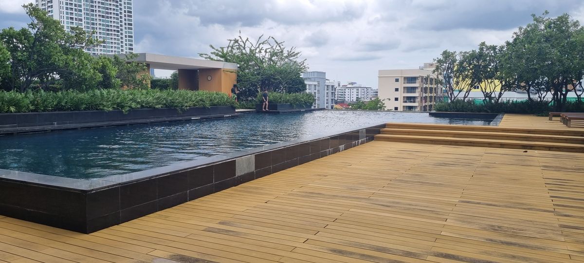 For SaleCondoLadprao, Central Ladprao : The Issara Ladprao, corner room, beautiful city view, good location, near MRT Lat Phrao