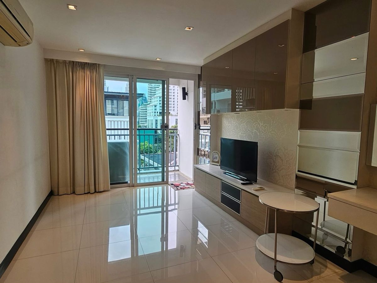 For RentCondoSukhumvit, Asoke, Thonglor : Rent RR691 VOQUE Sukhumvit 16, beautiful room, full furniture near the Queen Sirikit Convention Center