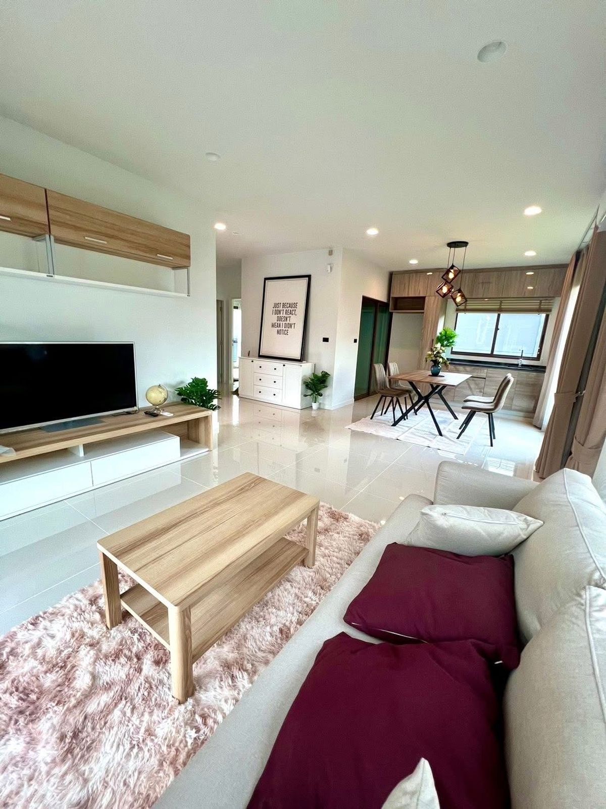 For RentHousePattanakan, Srinakarin : For rent, Burasiri, Krungthep Kreetha, near Brighton College 71w, 4 bedrooms, wide garden area Pet