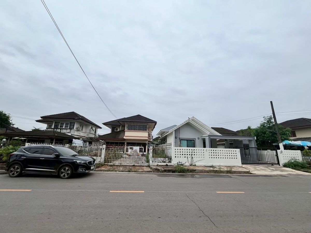 ขายบ้านอุดรธานี : บ้านเดี่ยวหมู่บ้านมโนรมย์ จ.อุดรธานี เนื้อที่ 60 ตร.วา
ขายราคา 2.19 ล้าน เจ้าของขายเอง