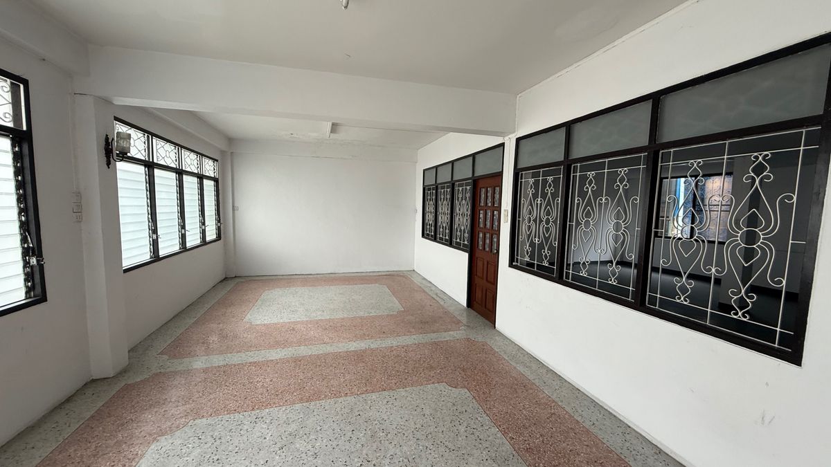 For SaleShop HousePinklao, Charansanitwong : Selling a commercial building Soi Charan Sanitwong 66/1