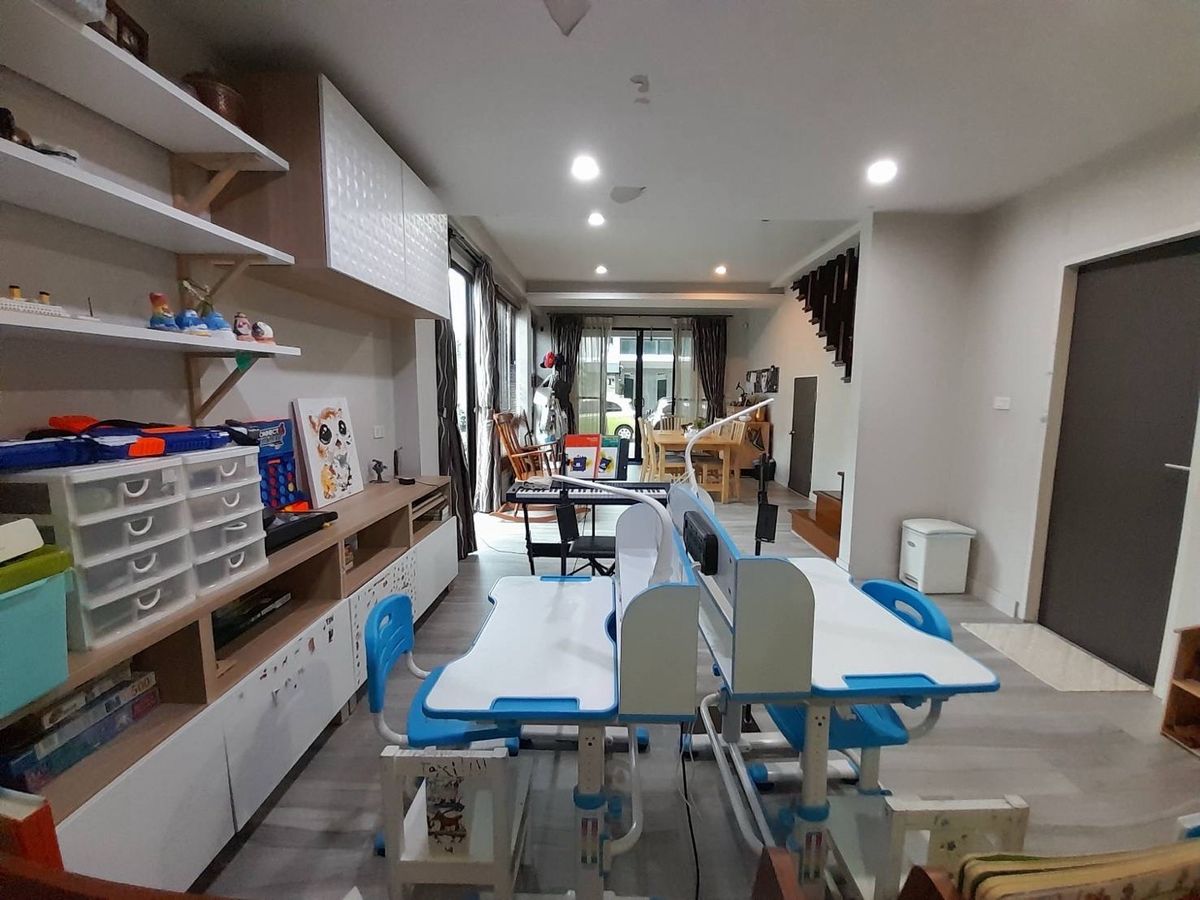 ขายทาวน์โฮมอ่อนนุช อุดมสุข : 📢👇Townhome 3 ชั้นครึ่ง พร้อมสระว่ายน้ำ ราคาดี เงียบสงบ เดินทางสะดวก ใกล้จุดขึ้นลงทางด่วน