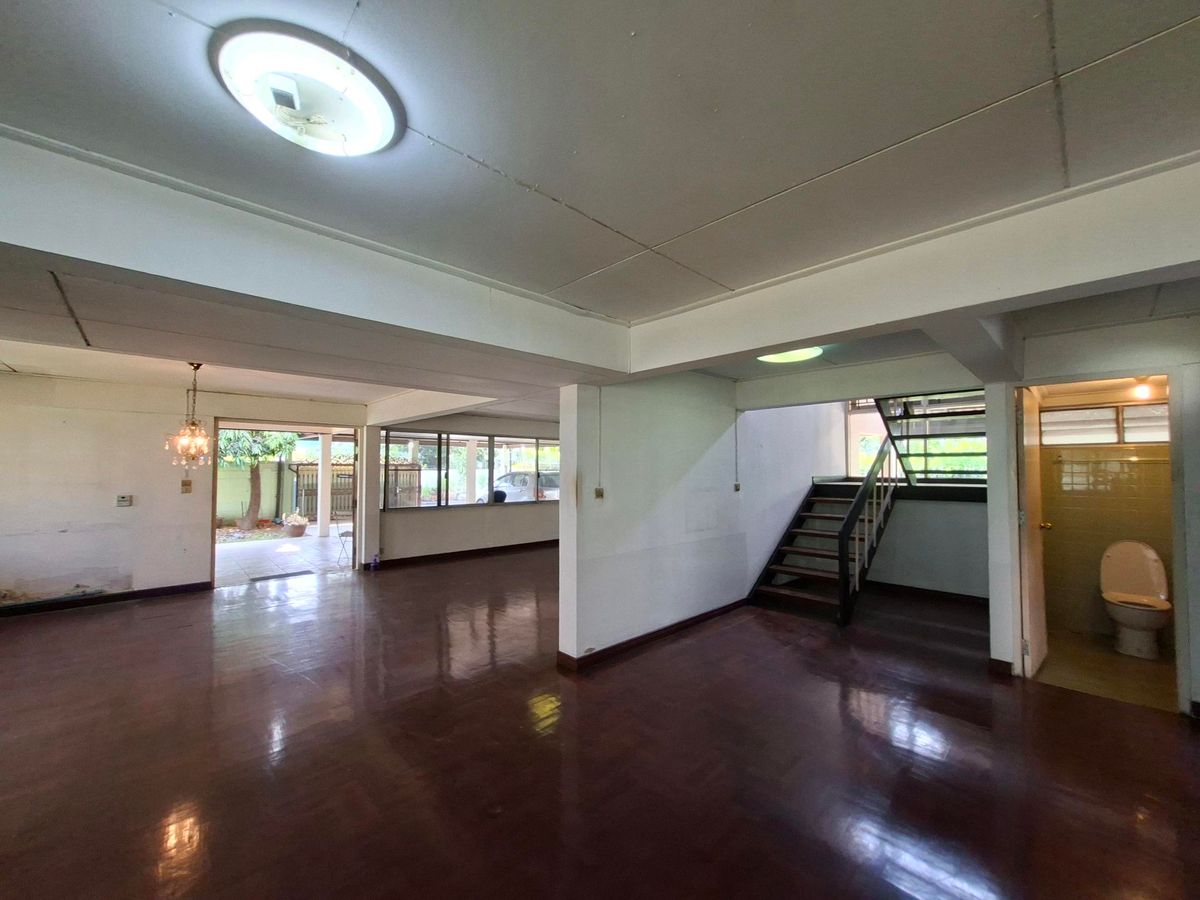 ขายบ้านพัฒนาการ ศรีนครินทร์ : 🏡ที่ดินพร้อมสิ่งปลูกสร้าง 138 ตรว. หลังมุม ถนน2ด้าน 400ม.จากถนนพัฒนาการ เดินทางง่ายไปศรีนครินทร์-อ่อนนุช-สุขุมวิท 📞0994152664, 0803696366