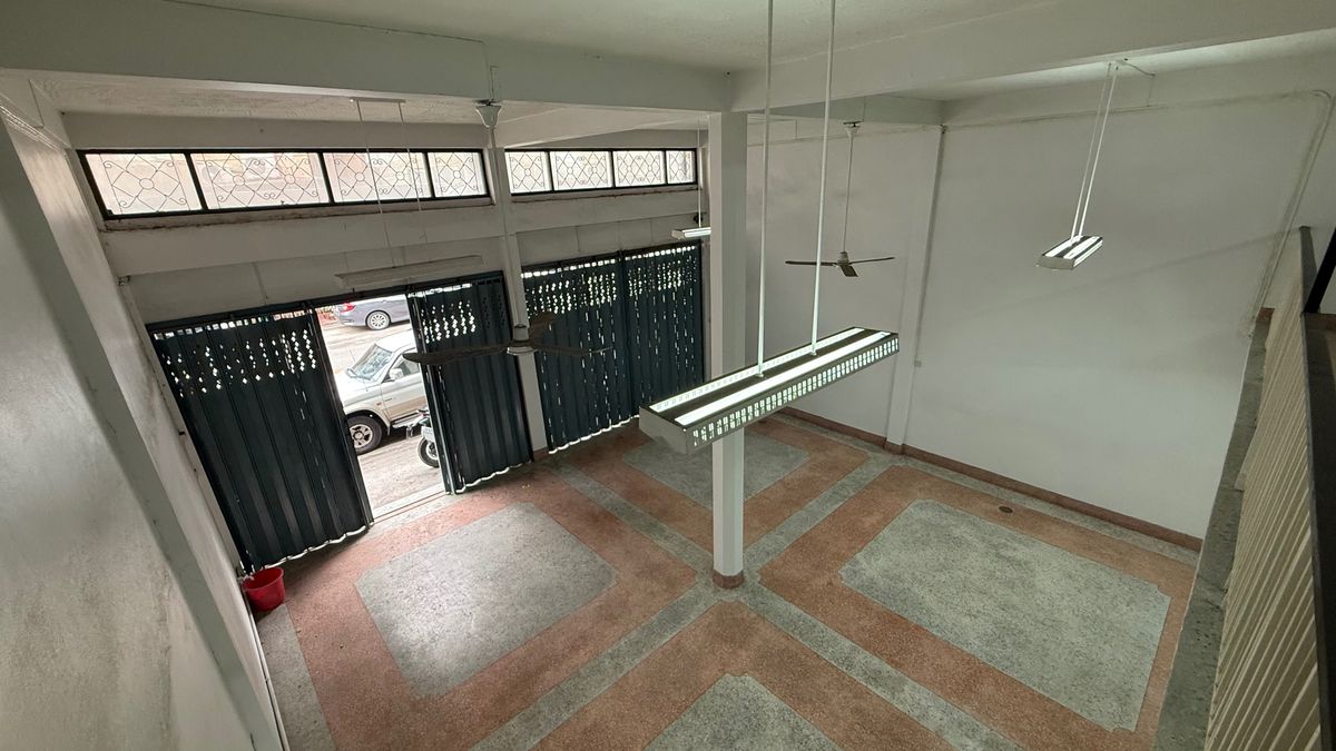For SaleShop HousePinklao, Charansanitwong : Selling a commercial building Soi Charan Sanitwong 66/1