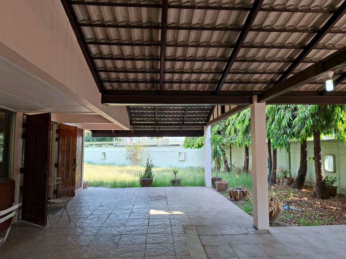 ขายบ้านพัฒนาการ ศรีนครินทร์ : 🏡ที่ดินพร้อมสิ่งปลูกสร้าง 138 ตรว. หลังมุม ถนน2ด้าน 400ม.จากถนนพัฒนาการ เดินทางง่ายไปศรีนครินทร์-อ่อนนุช-สุขุมวิท 📞0994152664, 0803696366