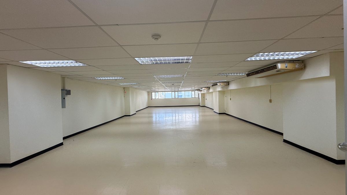 For RentOfficeSukhumvit, Asoke, Thonglor : BTS Asoke Office for Rent