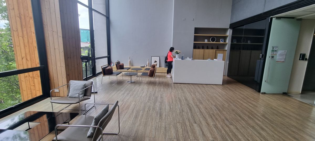 For SaleCondoLadprao, Central Ladprao : The Issara Ladprao, corner room, beautiful city view, good location, near MRT Lat Phrao