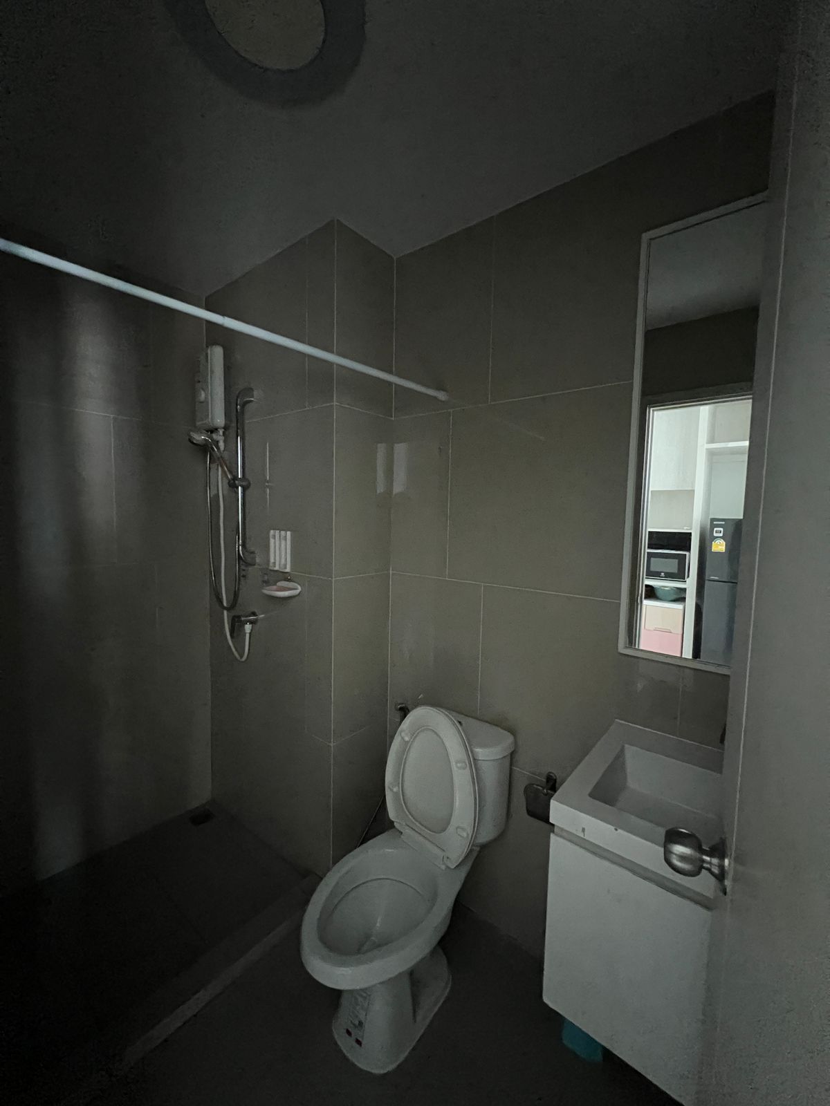 ขายคอนโดบางซื่อ วงศ์สว่าง เตาปูน : ขาย แชปเตอร์วัน ชายน์ บางโพ ห้องสวย วิวดี เดินทางสะดวก มีพื้นที่เยอะ อยู่สบาย สิ่งอำนวยความสะดวกครบเดินทางสะดวก มี 7-11 อยู่ใกล้ MRT บางโพ / รพ. บางโพเพียง 600 เมตร